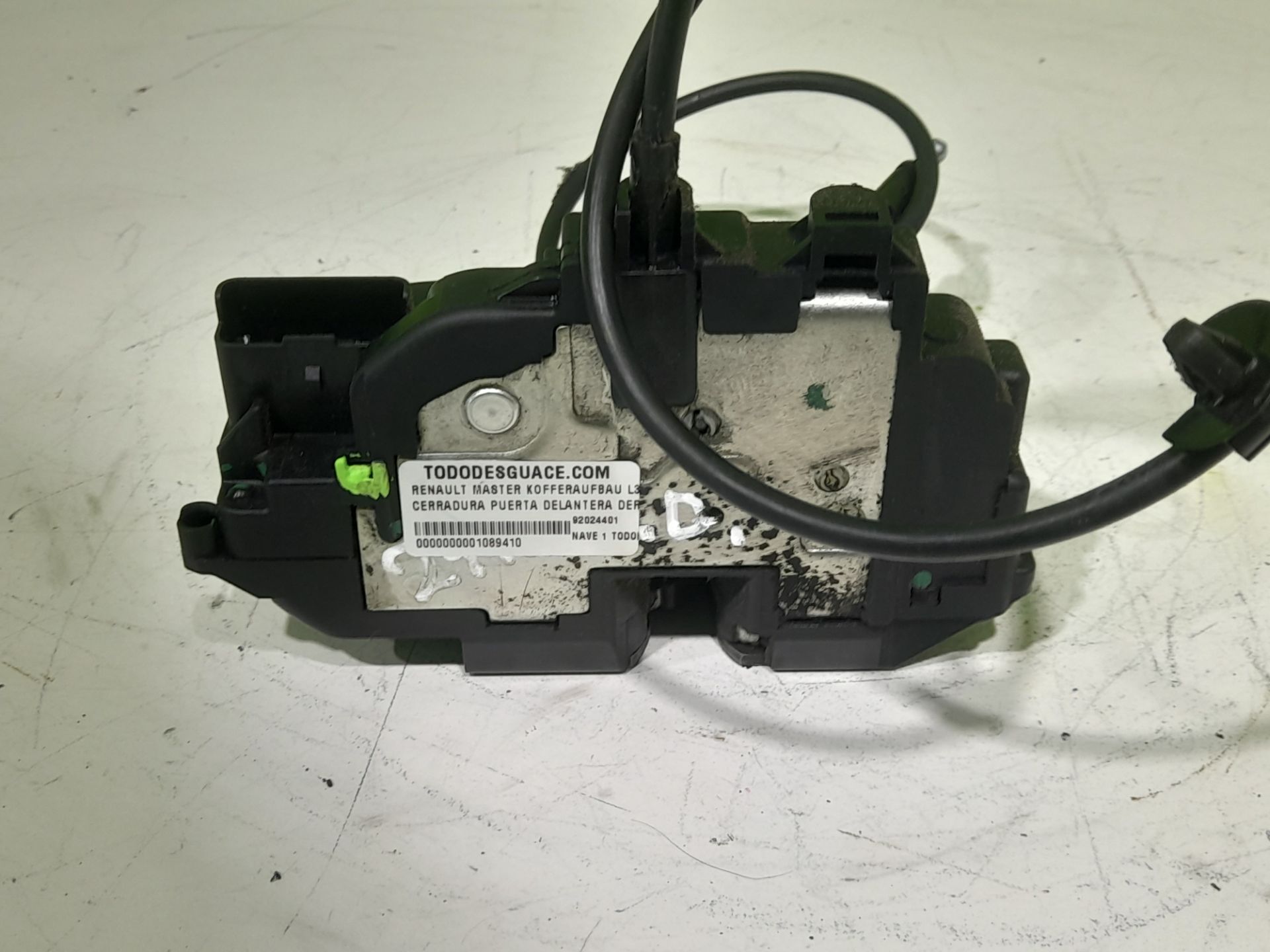 Cerradura puerta delantera derecha   no identificado