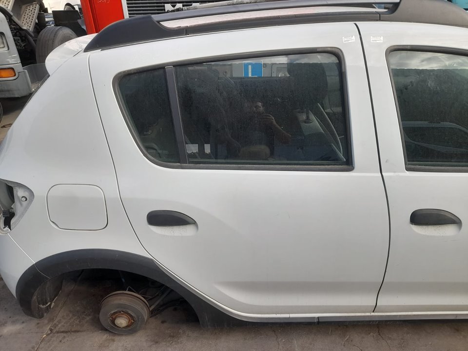 Puerta trasera derecha dacia sandero ii stepway comfort