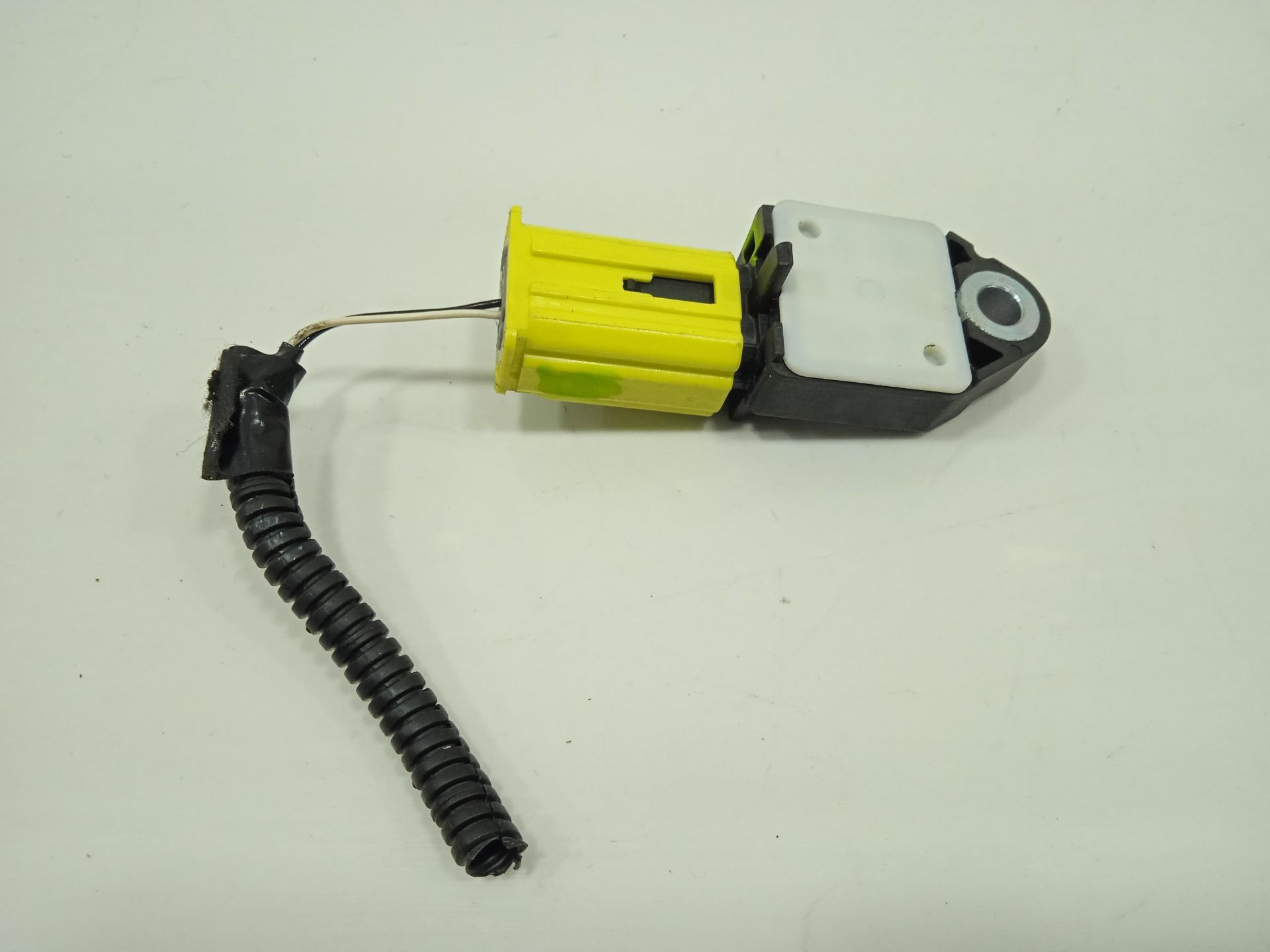 Sensor de impacto toyota auris (e18) active