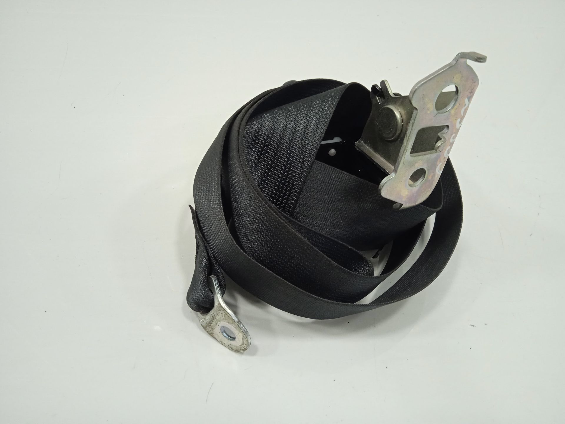 Cinturon seguridad trasero derecho toyota auris (e18) active