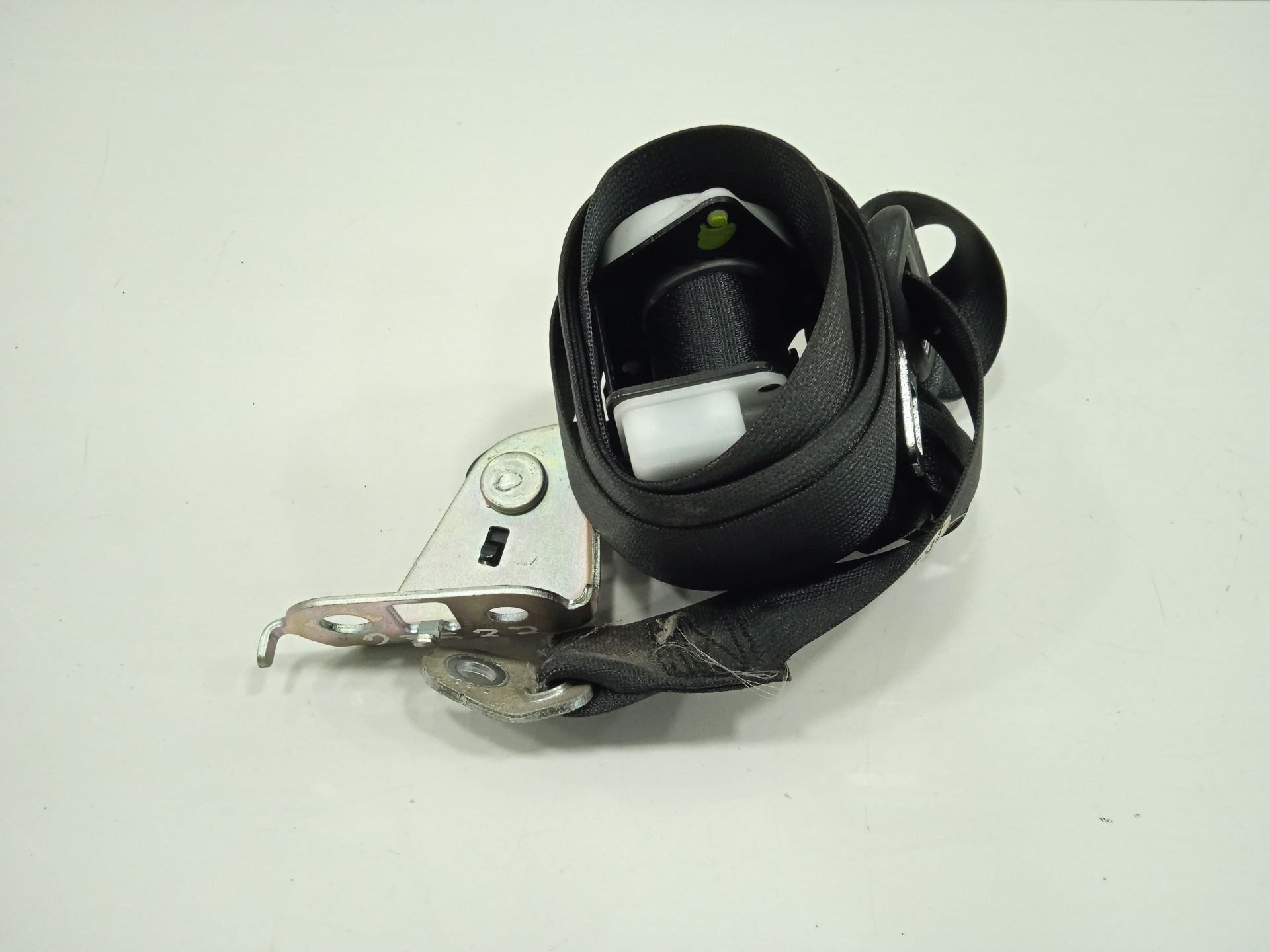 Cinturon seguridad trasero izquierdo toyota auris (e18) active