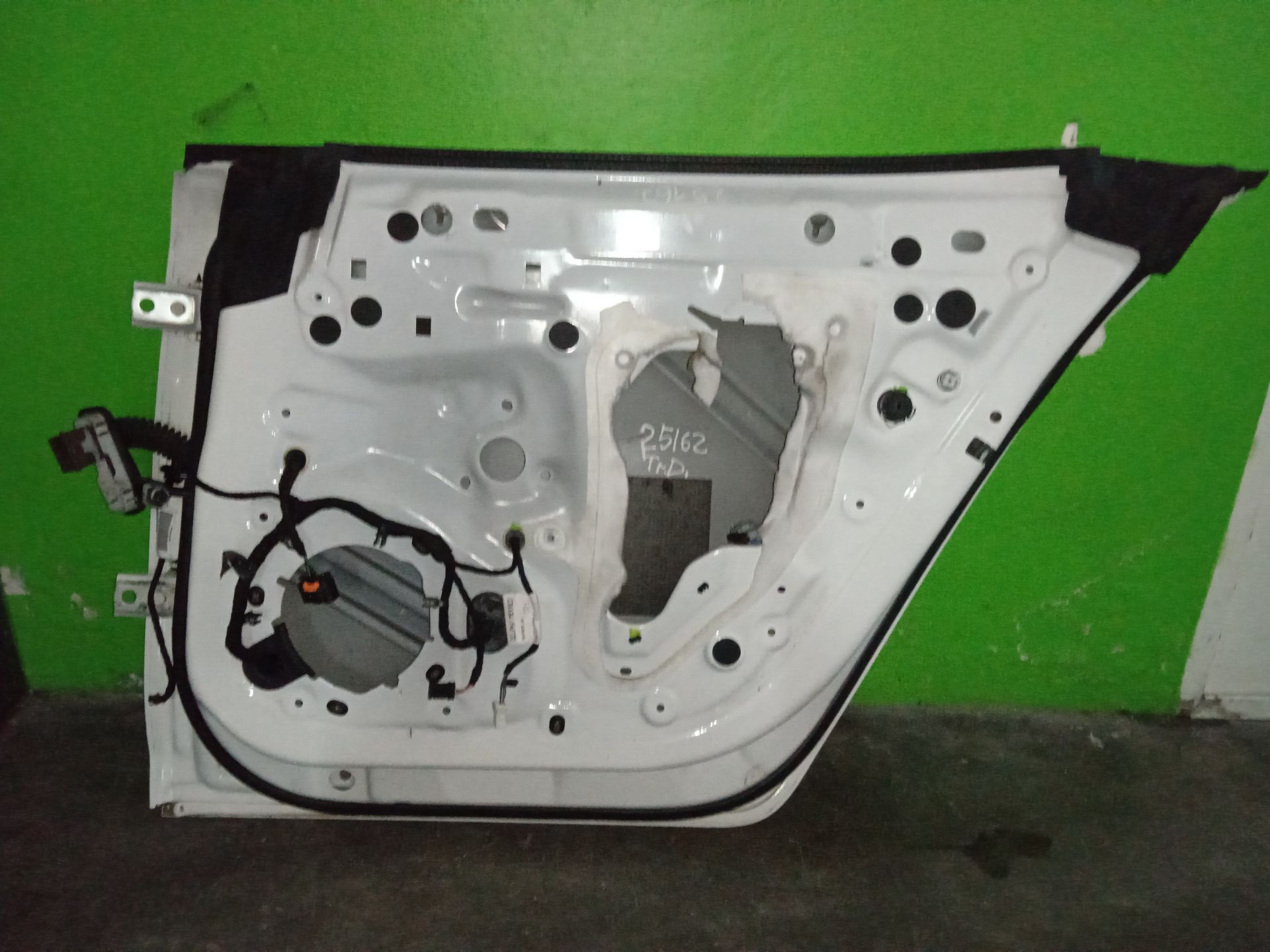 Puerta trasera derecha peugeot 508 sw allure pack