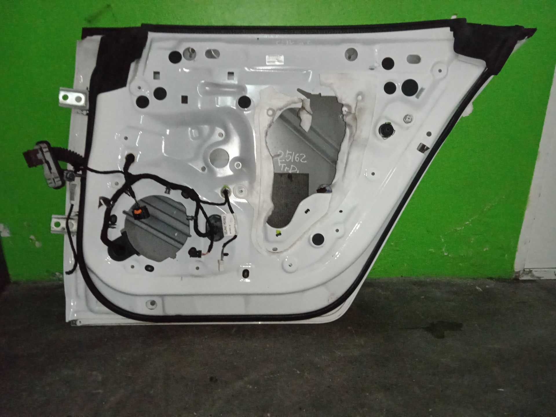 Puerta trasera derecha peugeot 508 sw allure pack