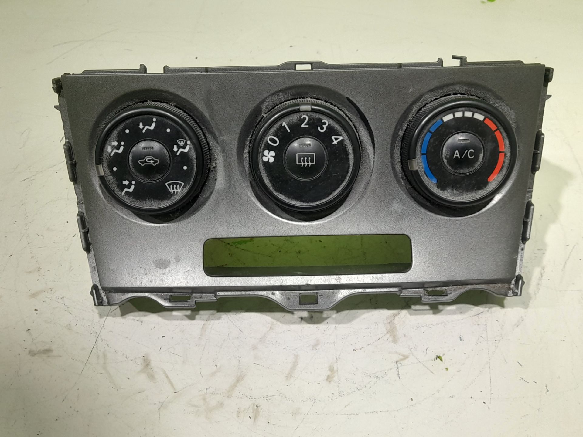 Mando calefaccion / aire acondicionado toyota auris (e15) luna+