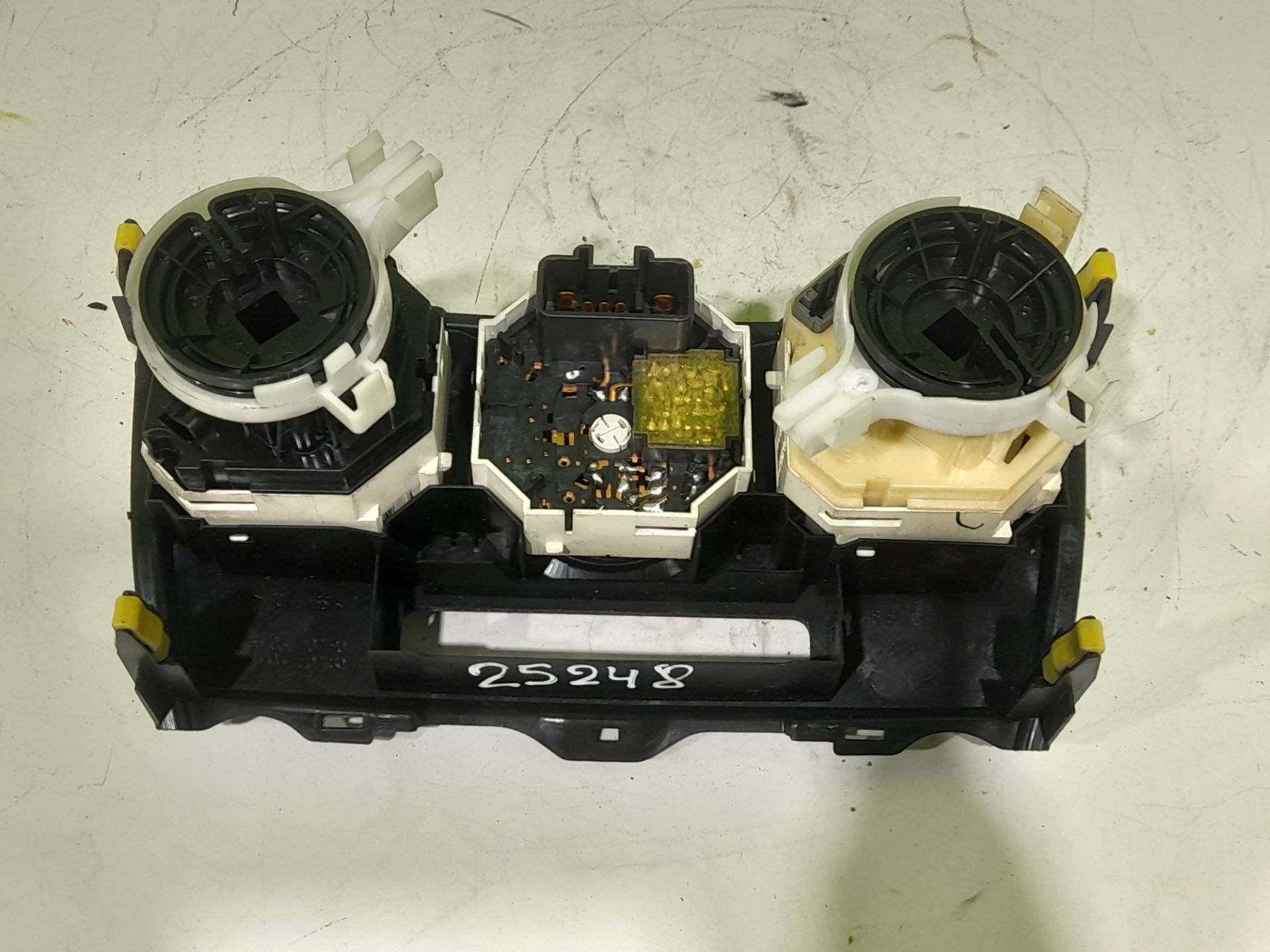 Mando calefaccion / aire acondicionado toyota auris (e15) luna+