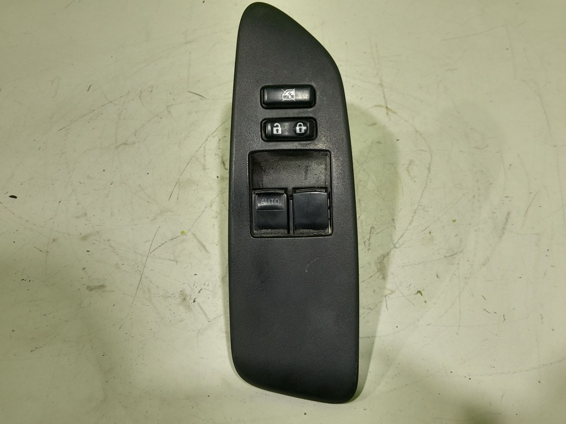 Mando elevalunas delantero izquierdo toyota auris (e15) luna+