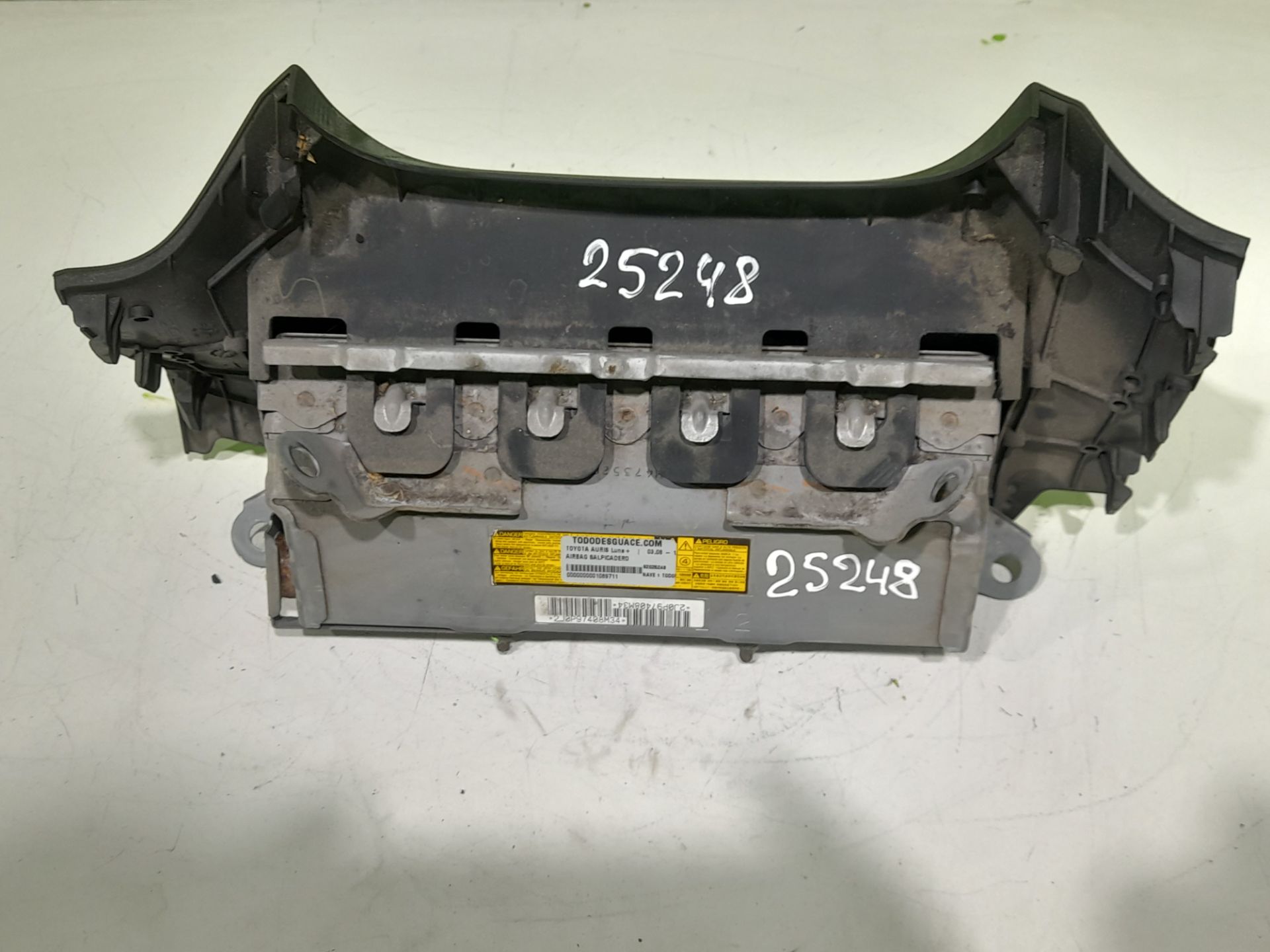 No identificado toyota auris (e15) luna+