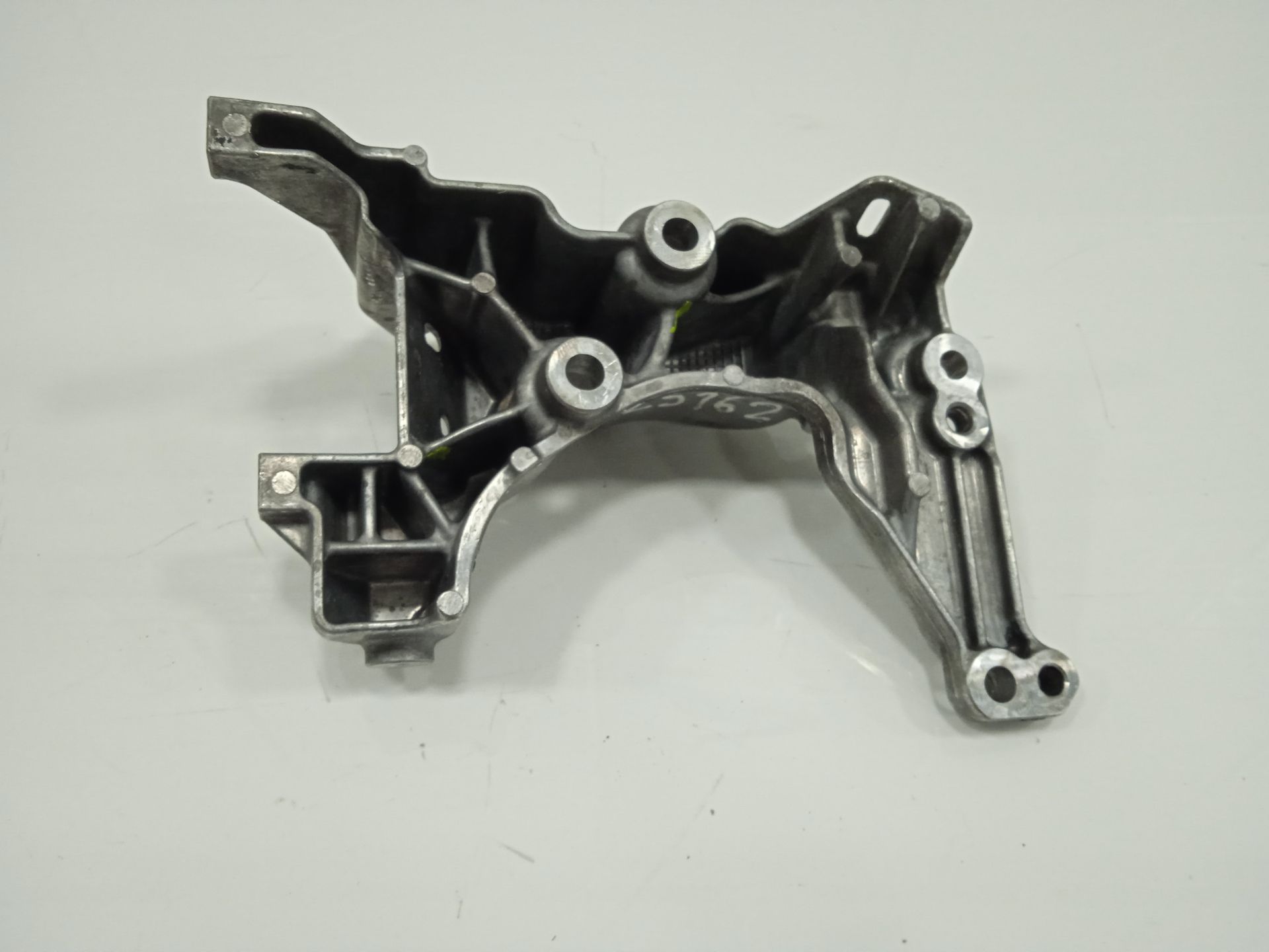 Soporte alternador peugeot 508 sw allure pack