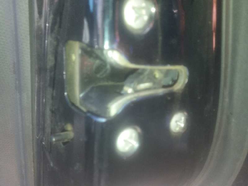  cerradura puerta trasera derecha   nissan micra (k12e) acenta 1.2 cat