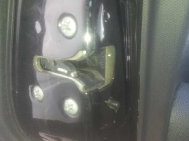  cerradura puerta trasera izquierda   nissan micra (k12e) acenta 1.2 cat