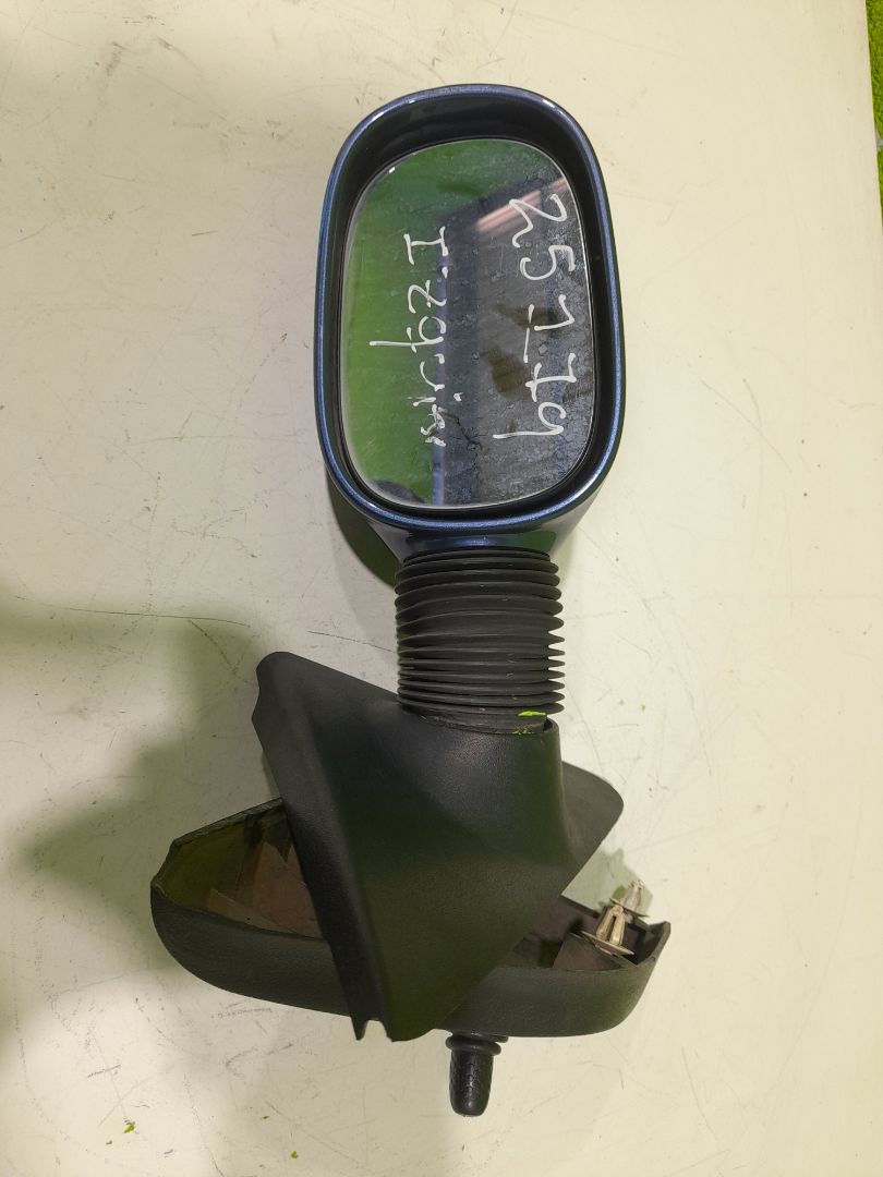 Retrovisor izquierdo básico