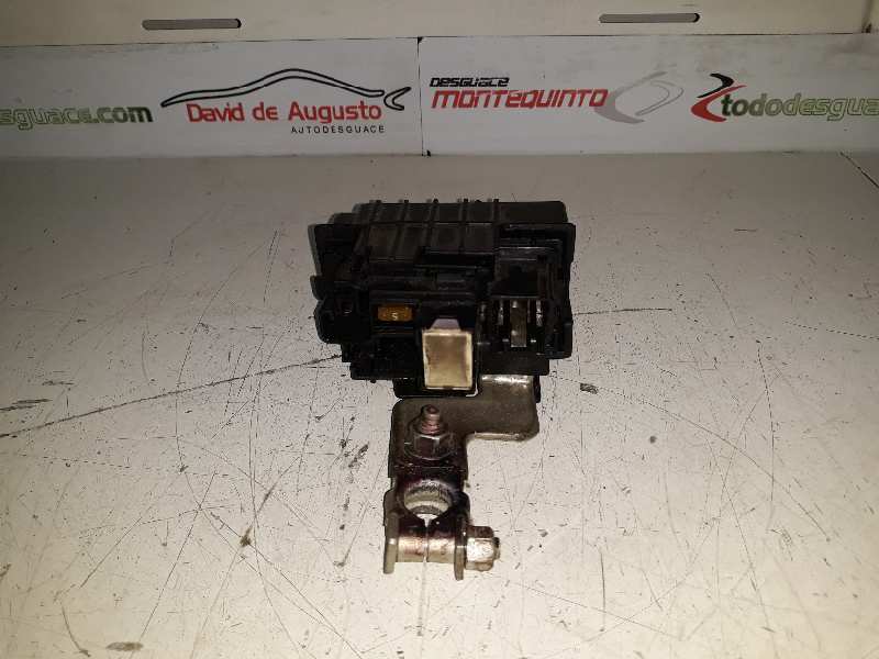  caja reles / fusibles   toyota prius (nhw20) 