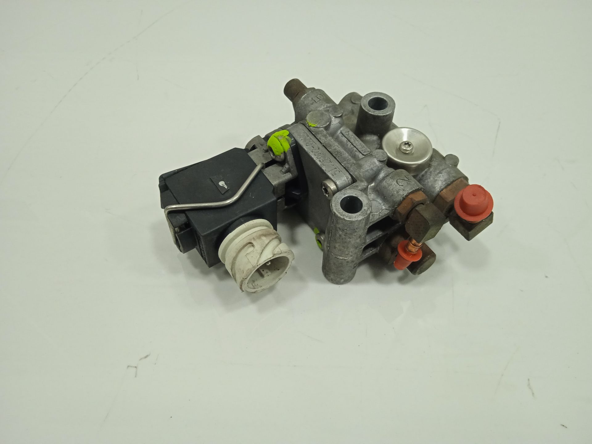 Valvula solenoide man tgs 18.xxx (2007) fsa  4x2   lls m (largura med