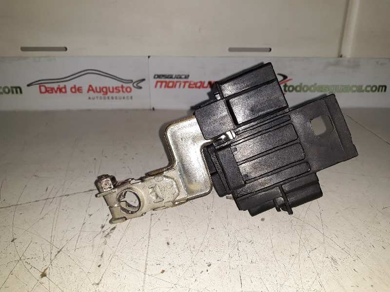  caja reles / fusibles   toyota prius (nhw20) 