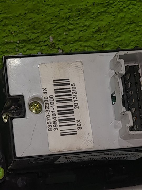 Mando elevalunas delantero izquierdo hyundai i40 (vf) gl bluedrive city  bluedrive 