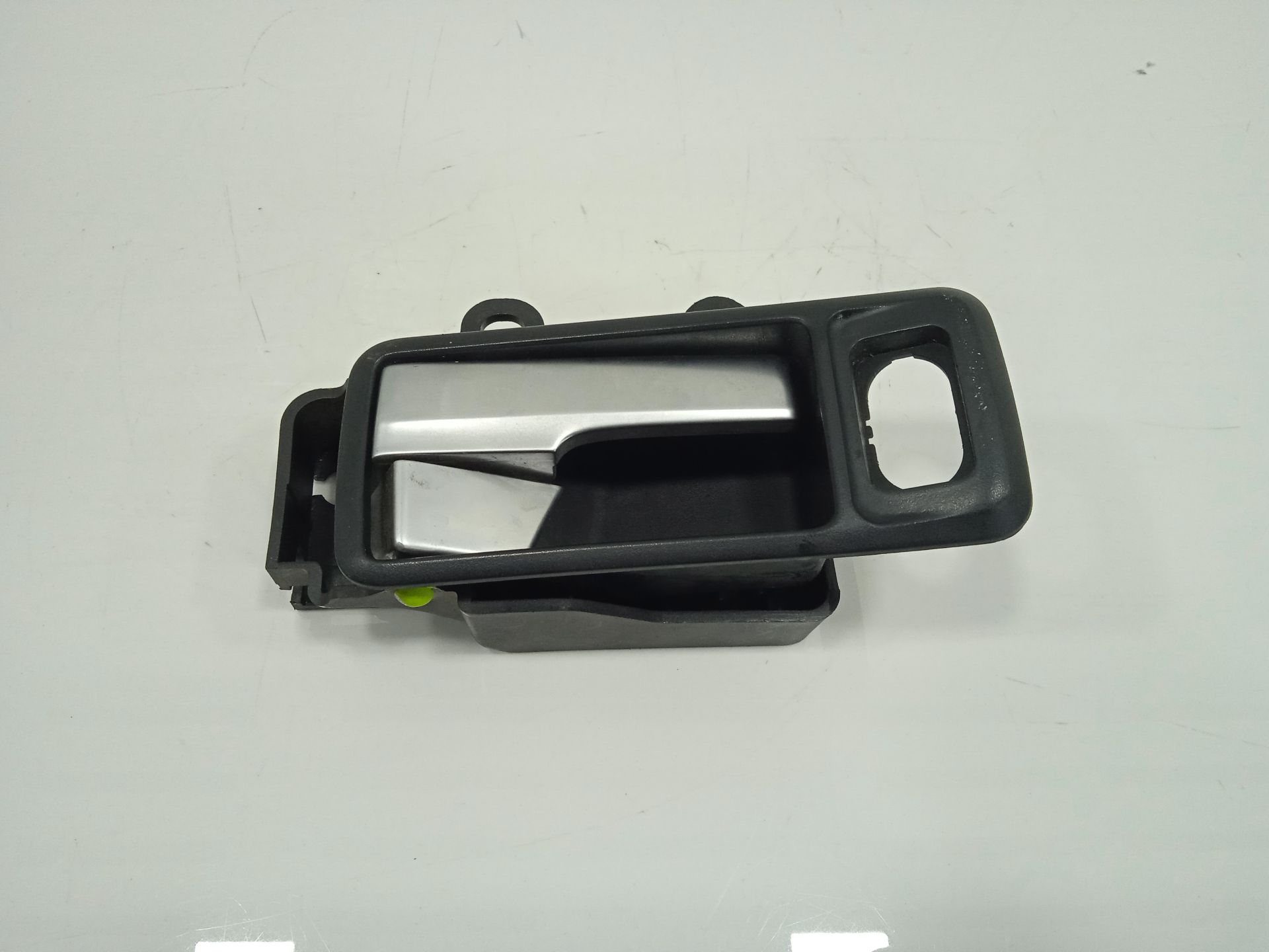 Maneta interior delantera derecha ford focus berlina (cap) ambiente (d)