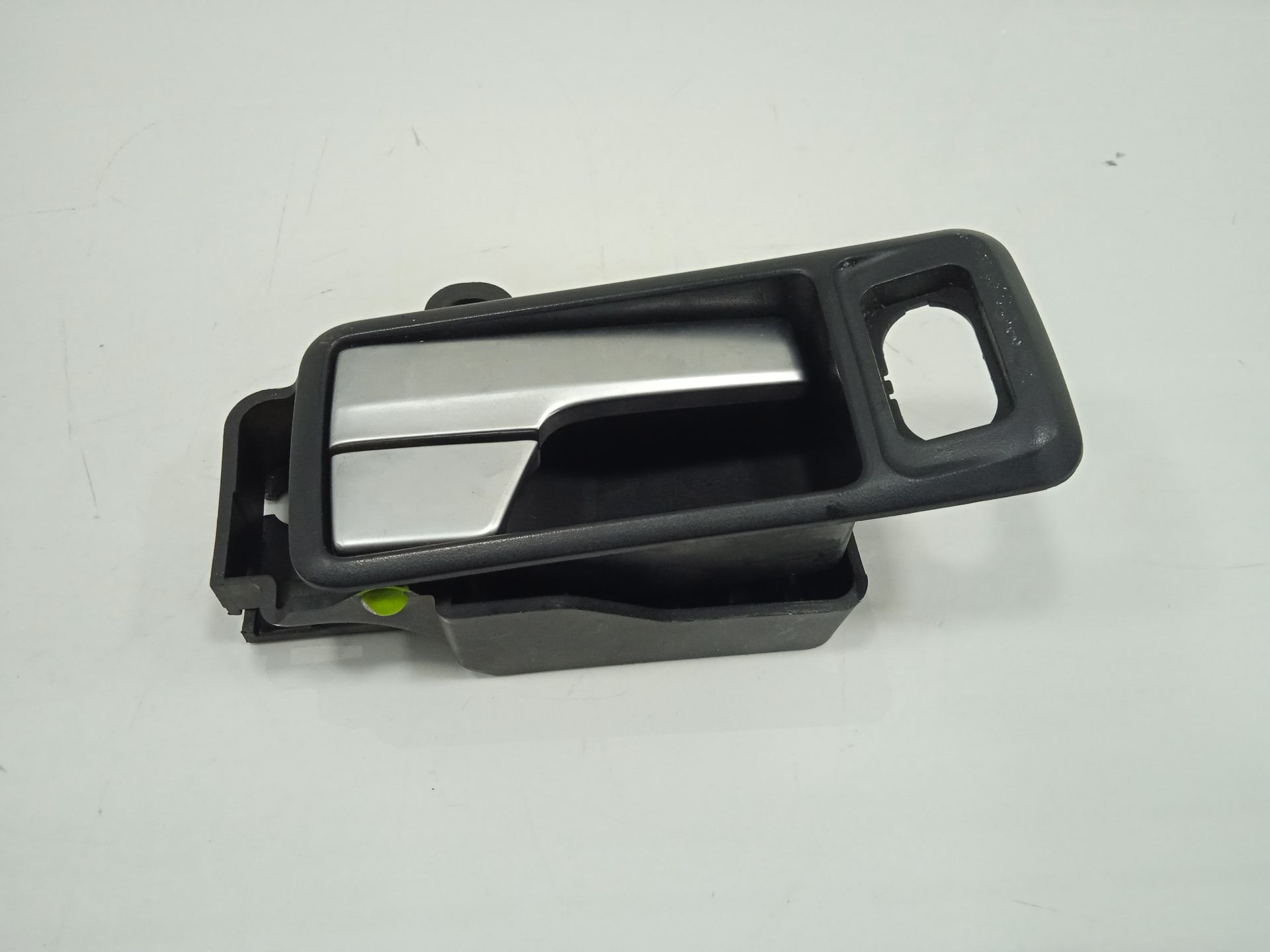 Maneta interior delantera derecha ford focus berlina (cap) ambiente (d)