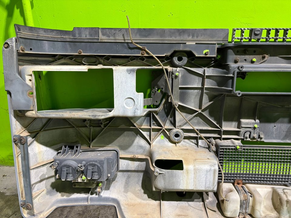 Paragolpes delantero iveco eurostar cursor (mh)(1999) fsa   (440 e 35) larga distanc