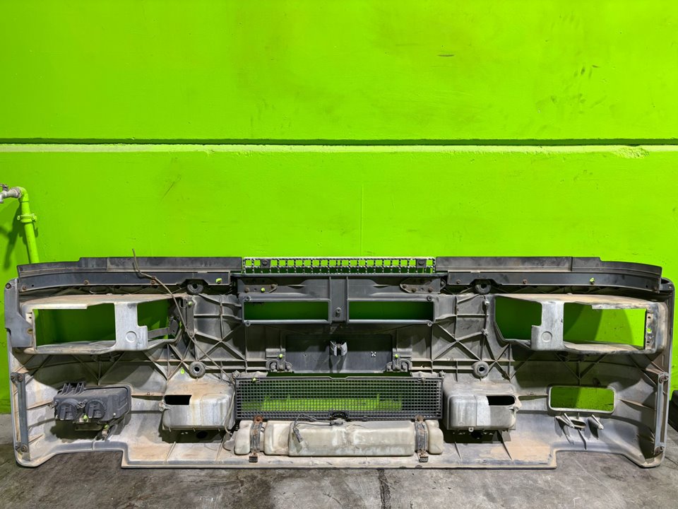 Paragolpes delantero iveco eurostar cursor (mh)(1999) fsa   (440 e 35) larga distanc