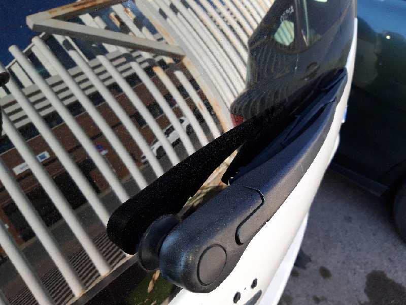  brazo limpia trasero   citroen c4 picasso lx plus 1.6 16v hdi fap