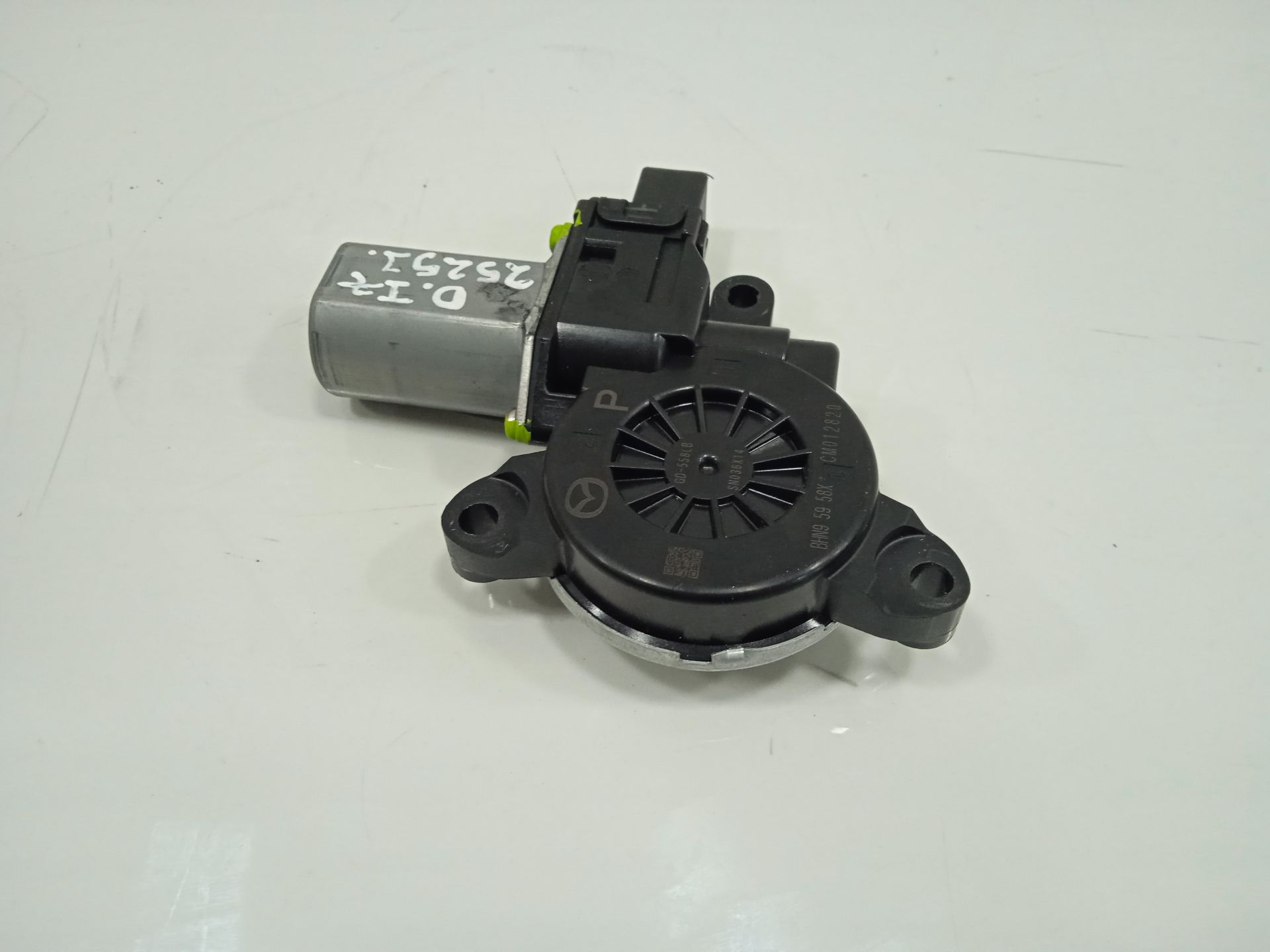 Motor elevalunas delantero izquierdo mazda cx-3 (dk) centerline