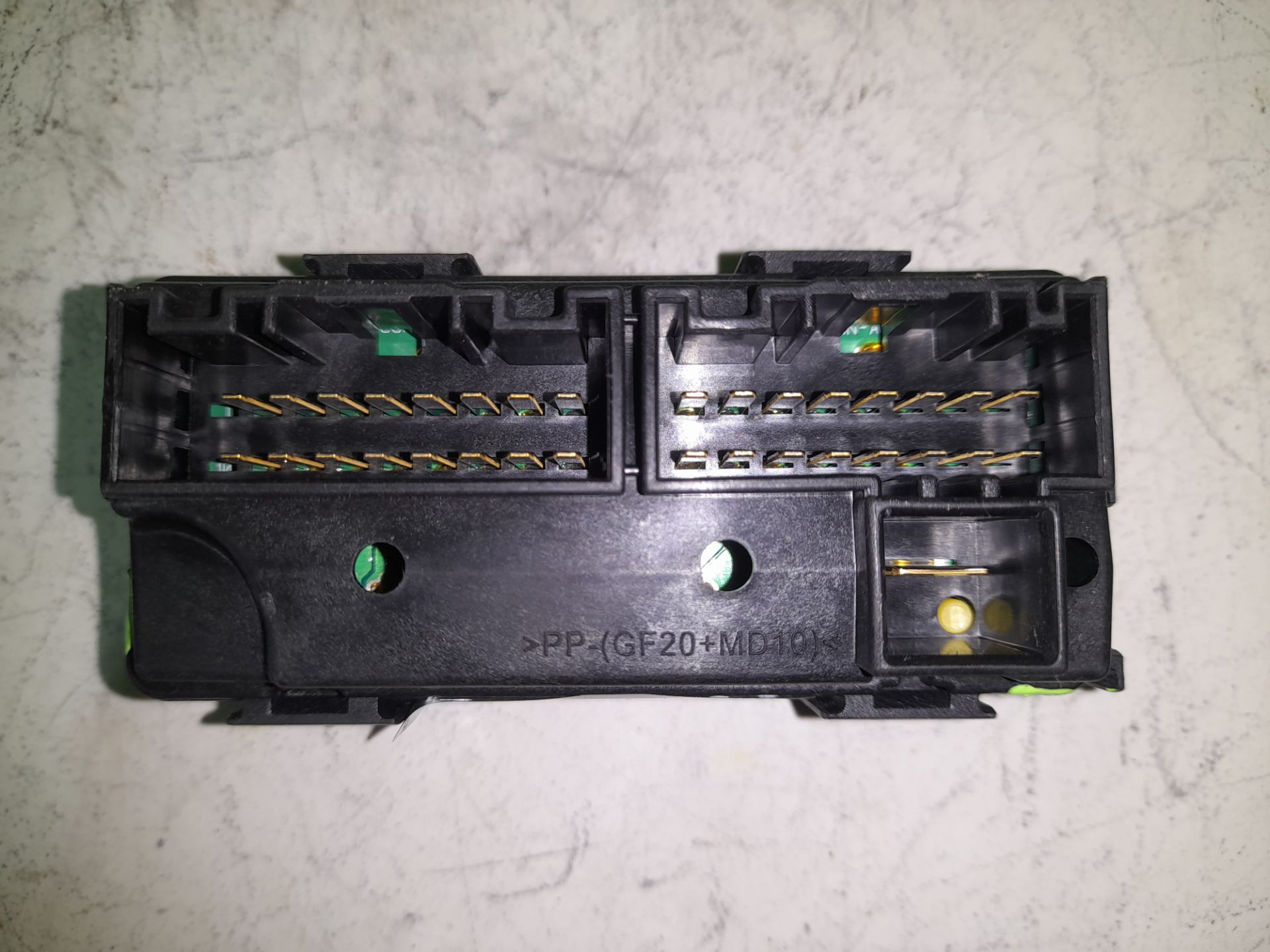 Caja reles / fusibles hyundai i40 (vf) gl bluedrive city  bluedrive 