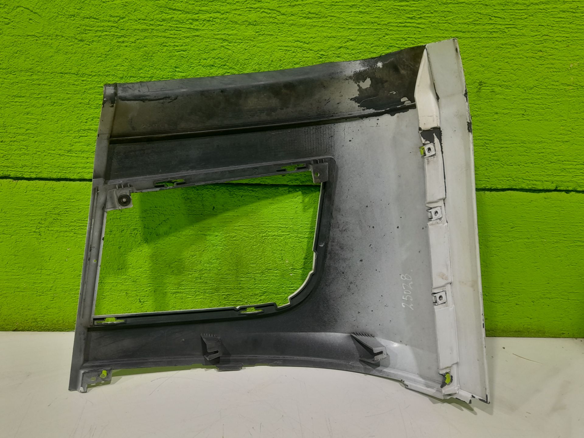 Moldura paragolpe delantera derecha mercedes-benz actros 4 2-ejes bm 963 (2011) 18xx 4x2 sattelzugmaschine l b