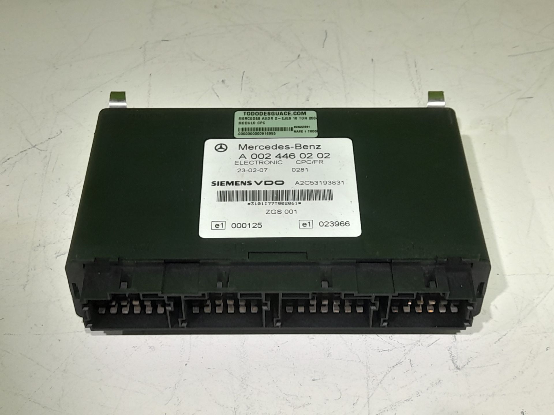 No identificado mercedes-benz axor 2 cr 2-ejes 18 t bm 944 95024 (2004) 