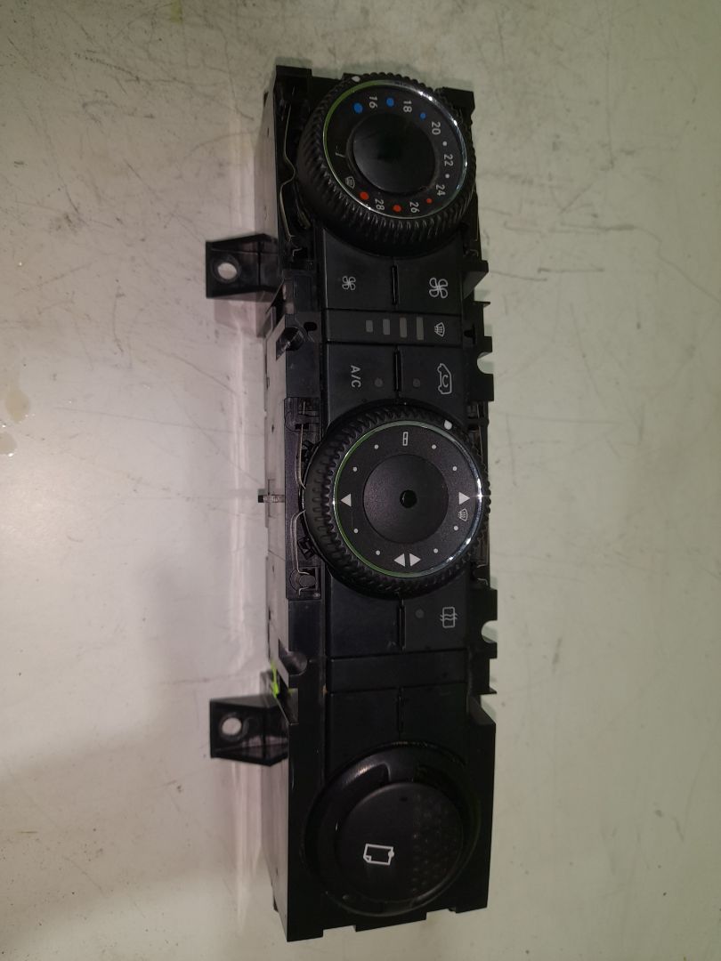 Mando calefaccion / aire acondicionado 210211213214216 cdi (906.6