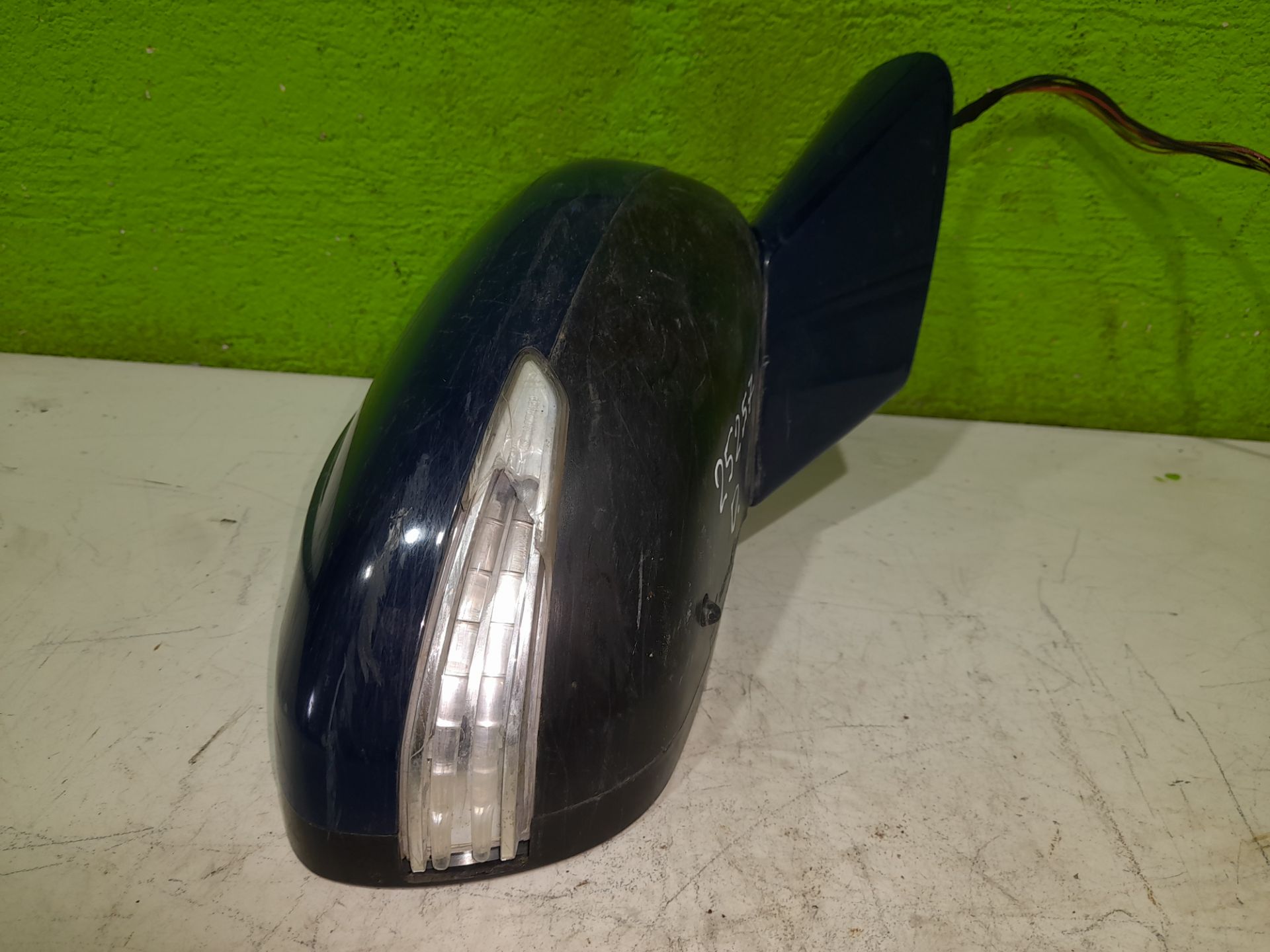 Retrovisor derecho   no identificado