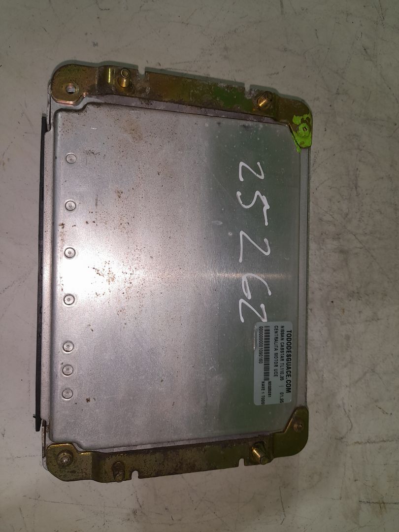 Centralita motor uce nissan  no identificado