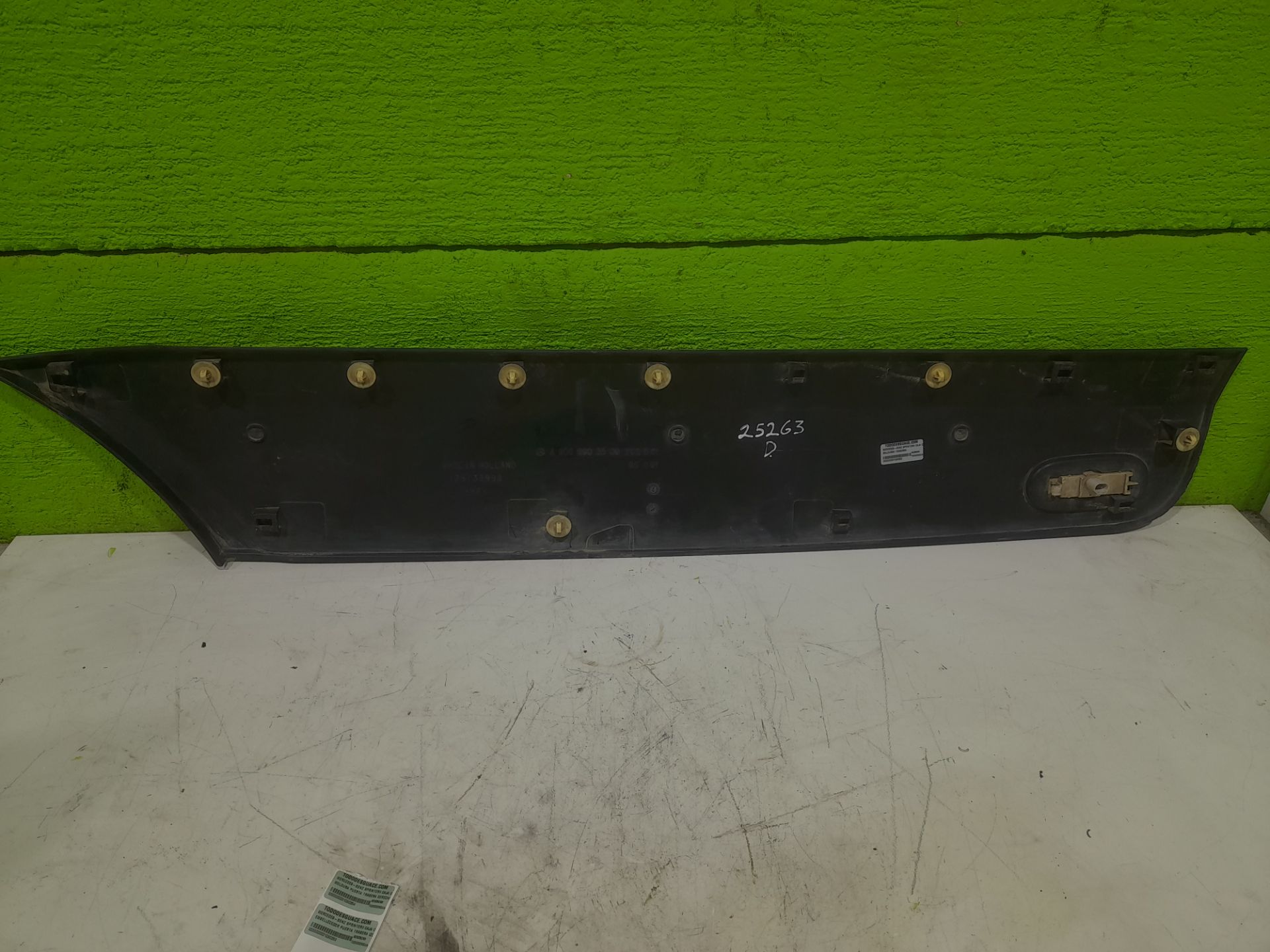 Molduras traseras 210211213214216 cdi (906.6