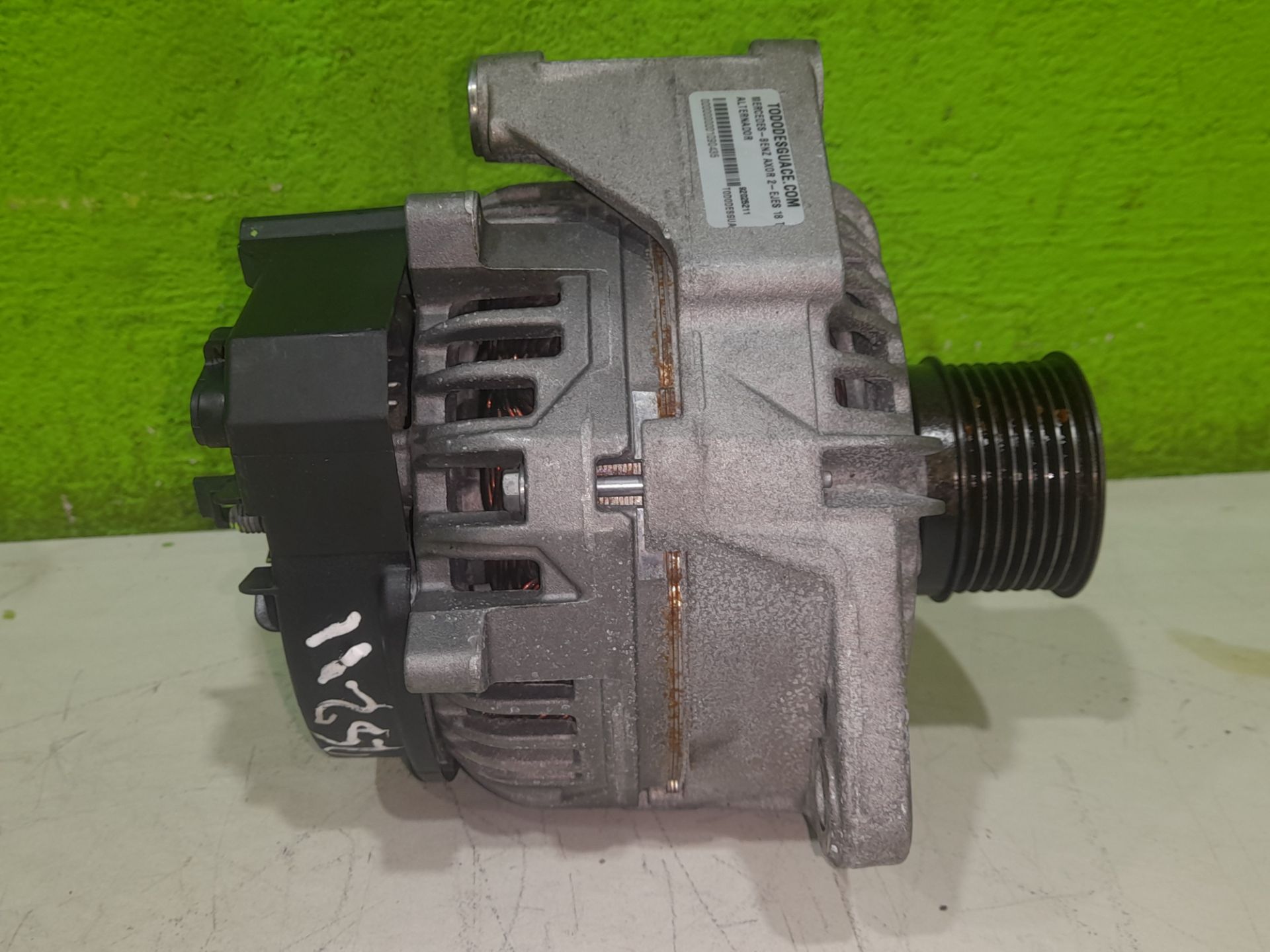 Alternador mercedes-benz axor 2 cr 2-ejes 18 t bm 944 95024 (2004) 1829   4x2      om 906 la   nr