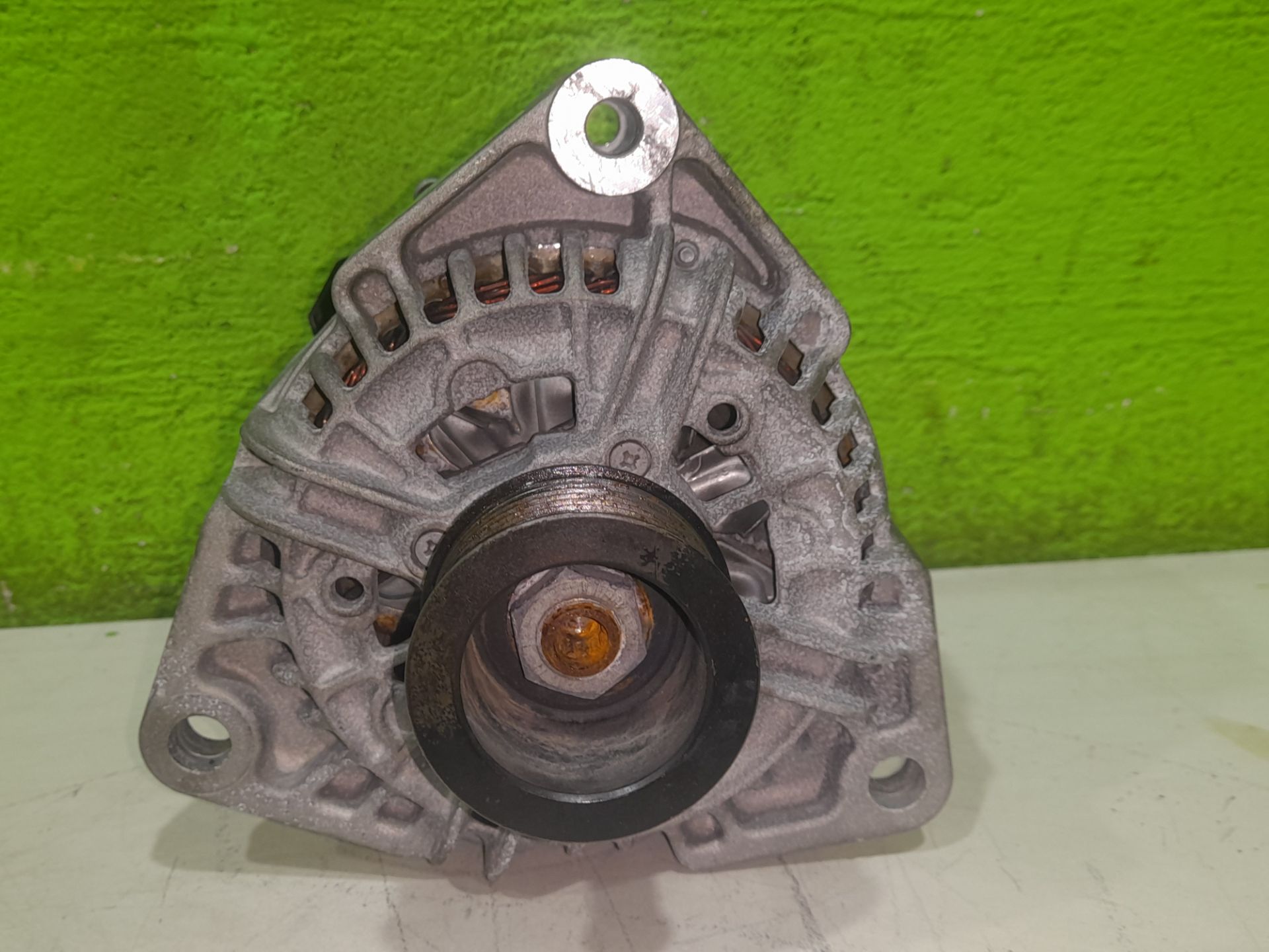 Alternador mercedes-benz axor 2 cr 2-ejes 18 t bm 944 95024 (2004) 1829   4x2      om 906 la   nr