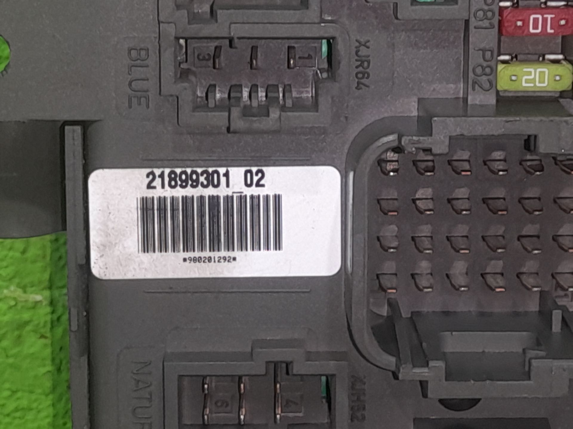 Caja reles / fusibles   no identificado