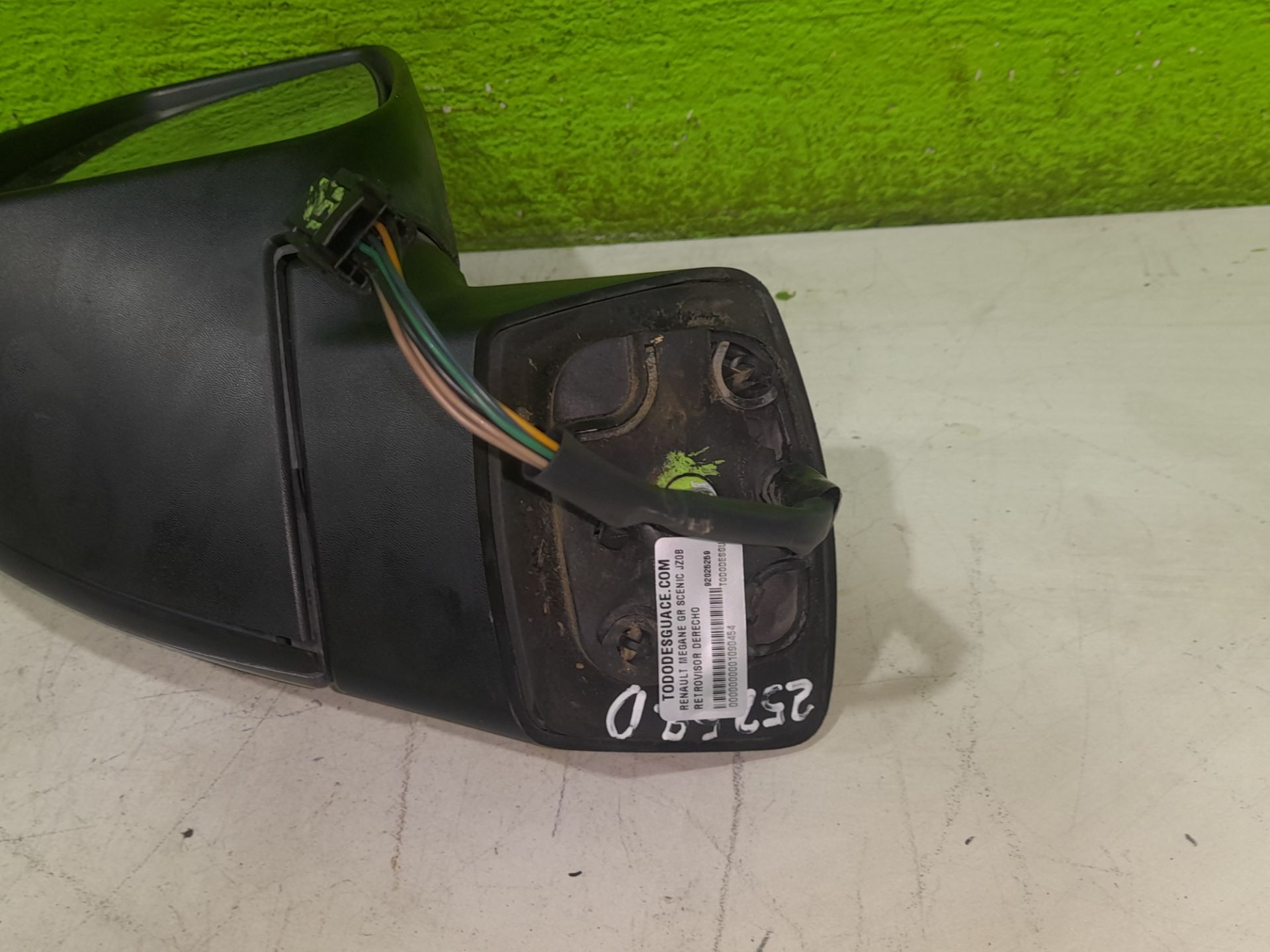 Retrovisor derecho renault  no identificado