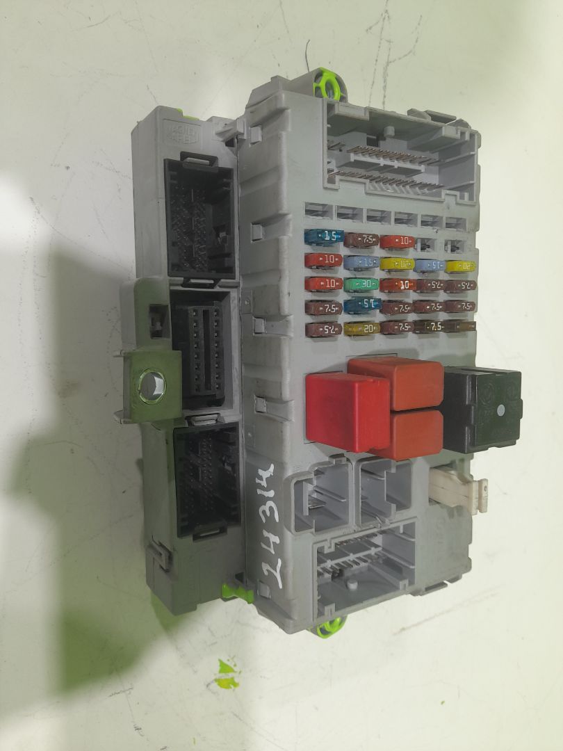 Caja reles / fusibles hdi (333)