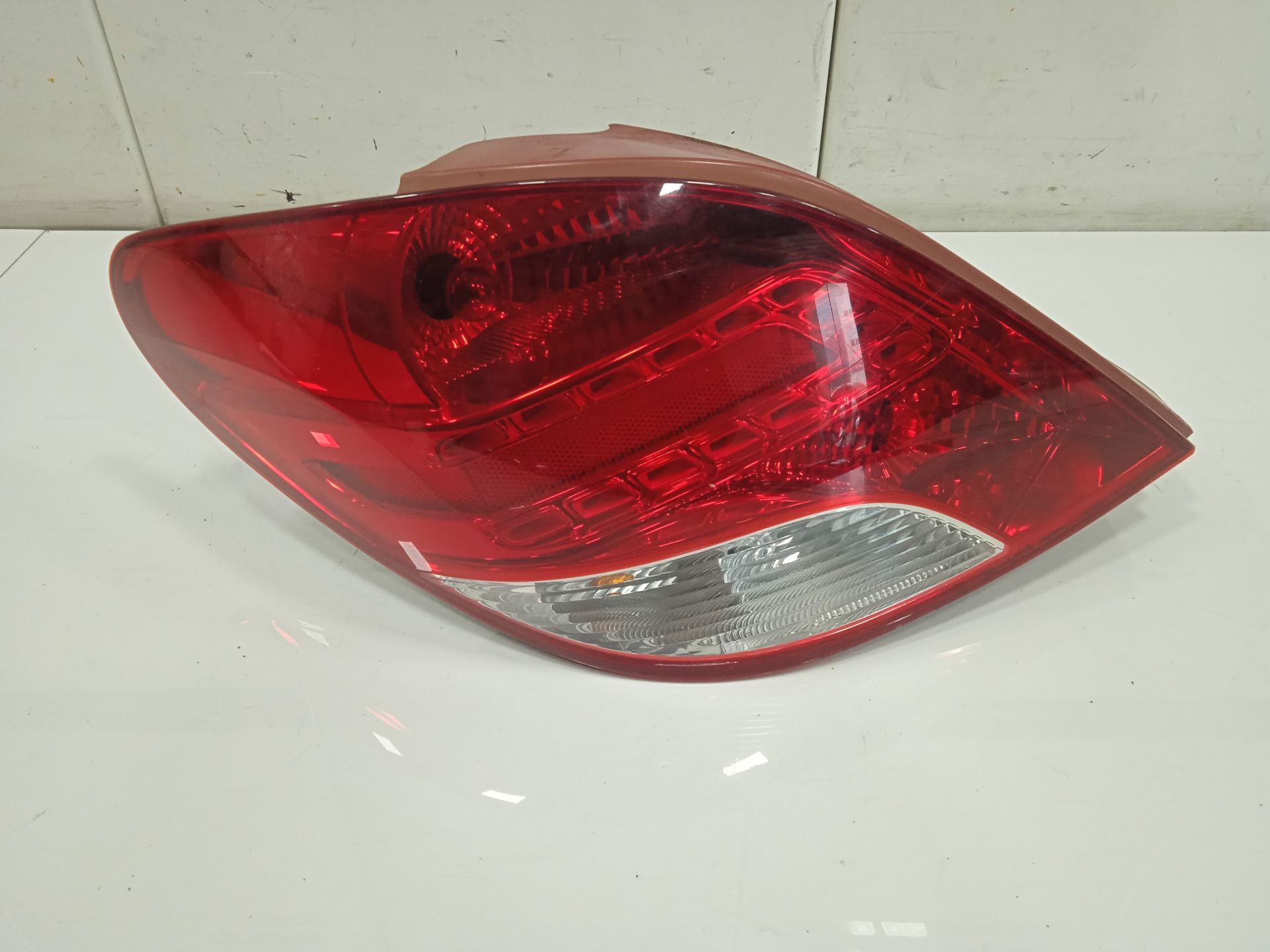 Piloto trasero izquierdo peugeot 207 confort