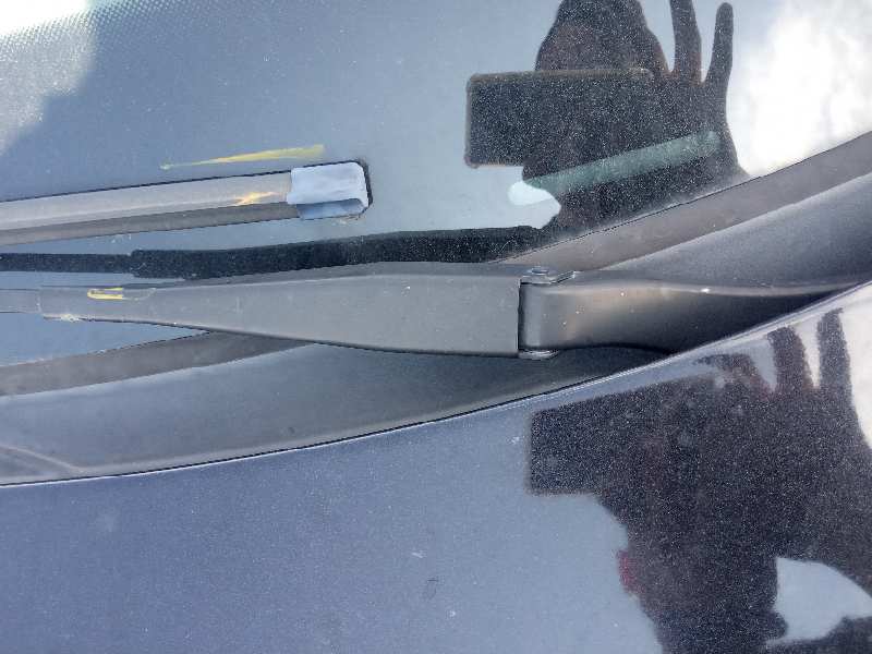 brazo limpia delantero izquierdo   volvo s40 berlina 2.0 d momentum 2.0 diesel cat