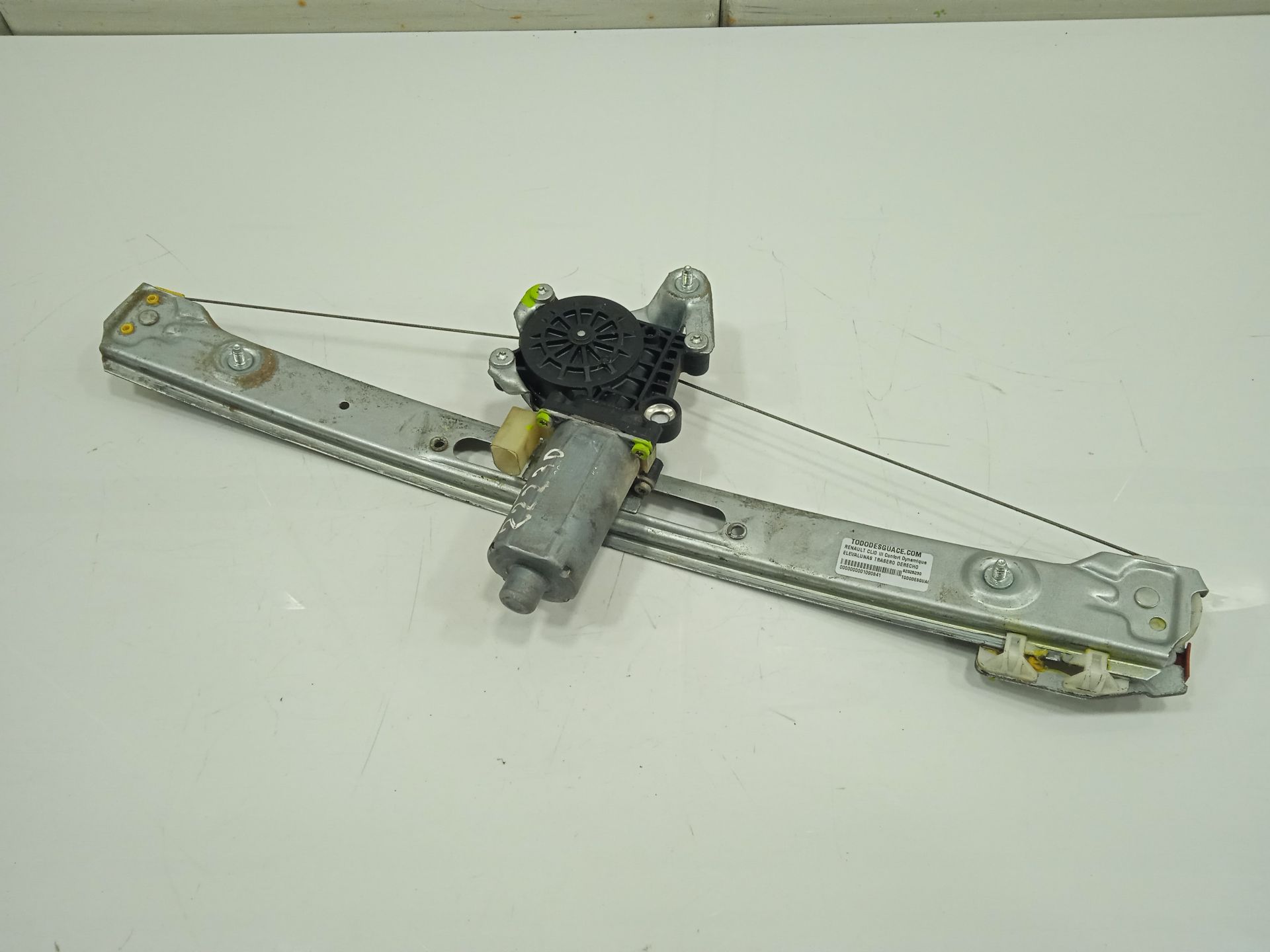 Elevalunas trasero derecho renault clio iii confort dynamique