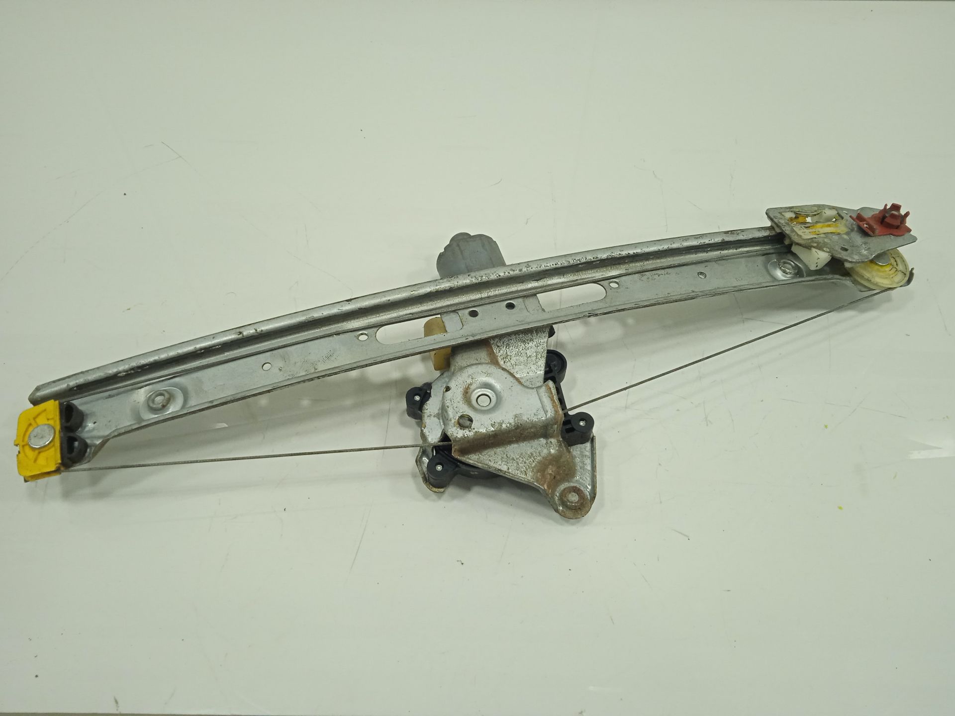 Elevalunas trasero derecho renault clio iii confort dynamique