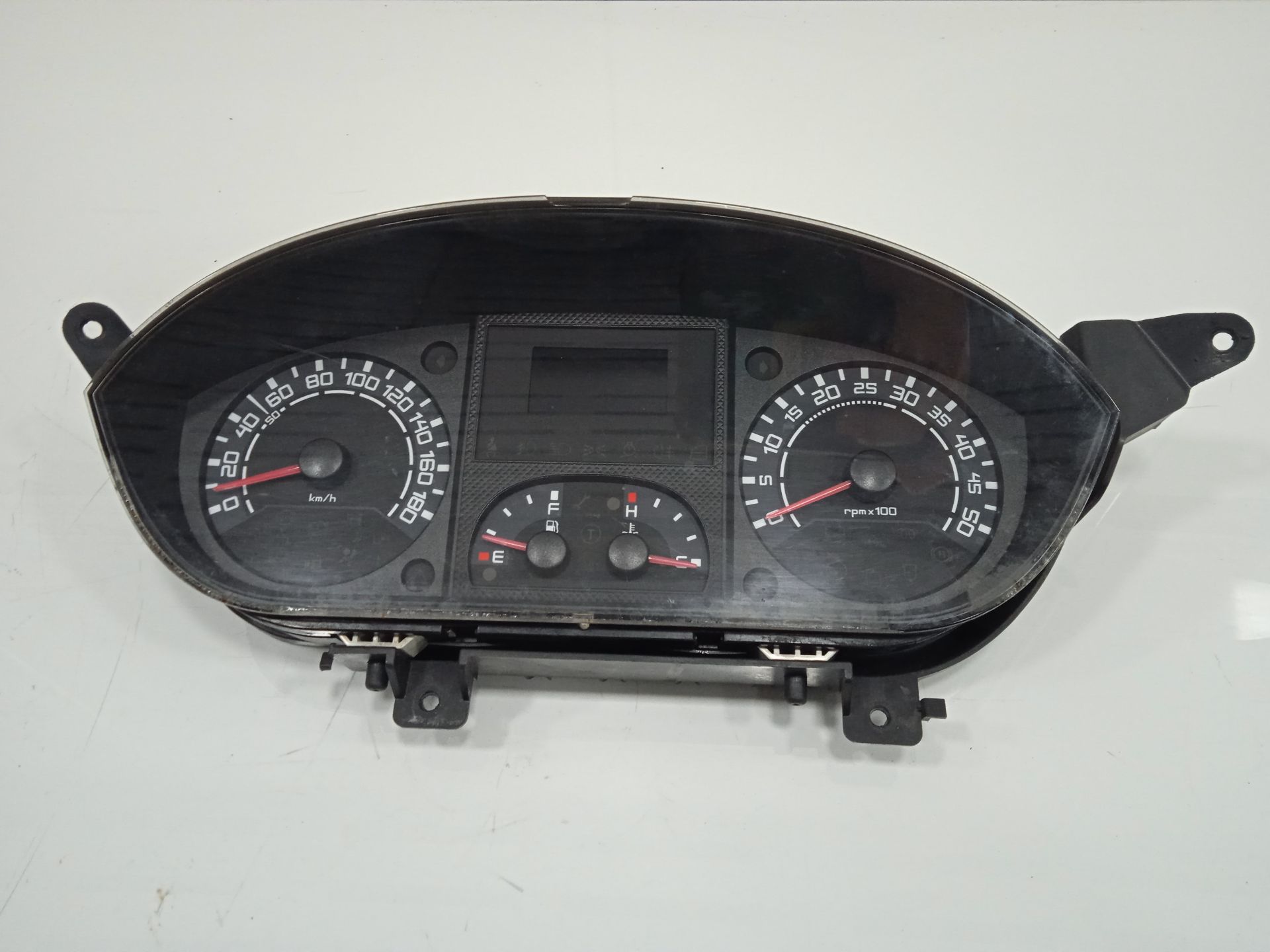 Cuadro instrumentos iveco  no identificado