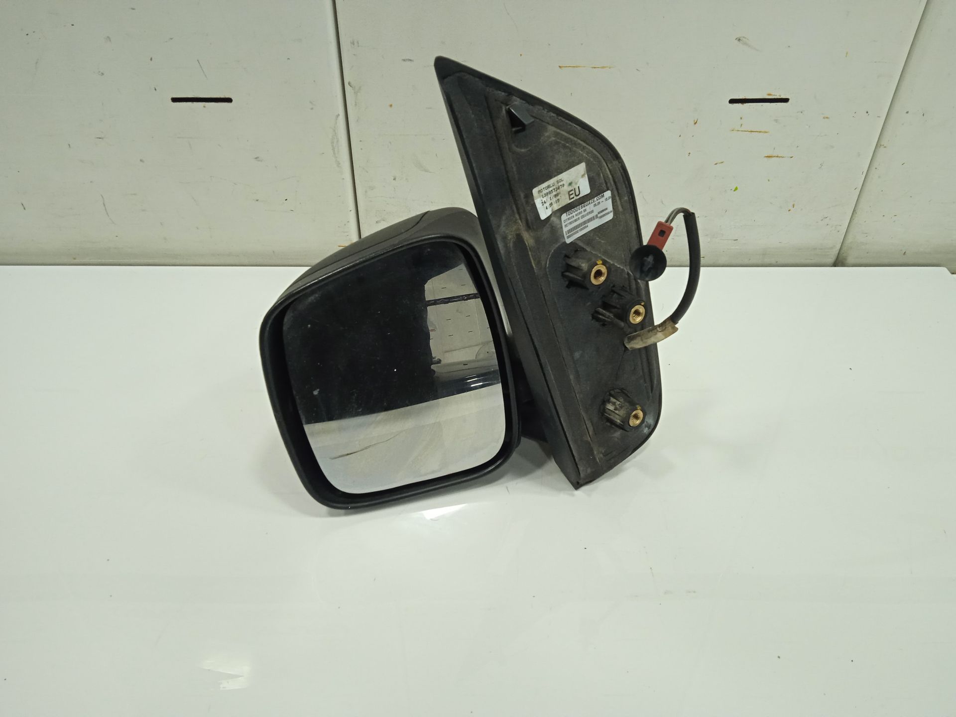 Retrovisor izquierdo   no identificado