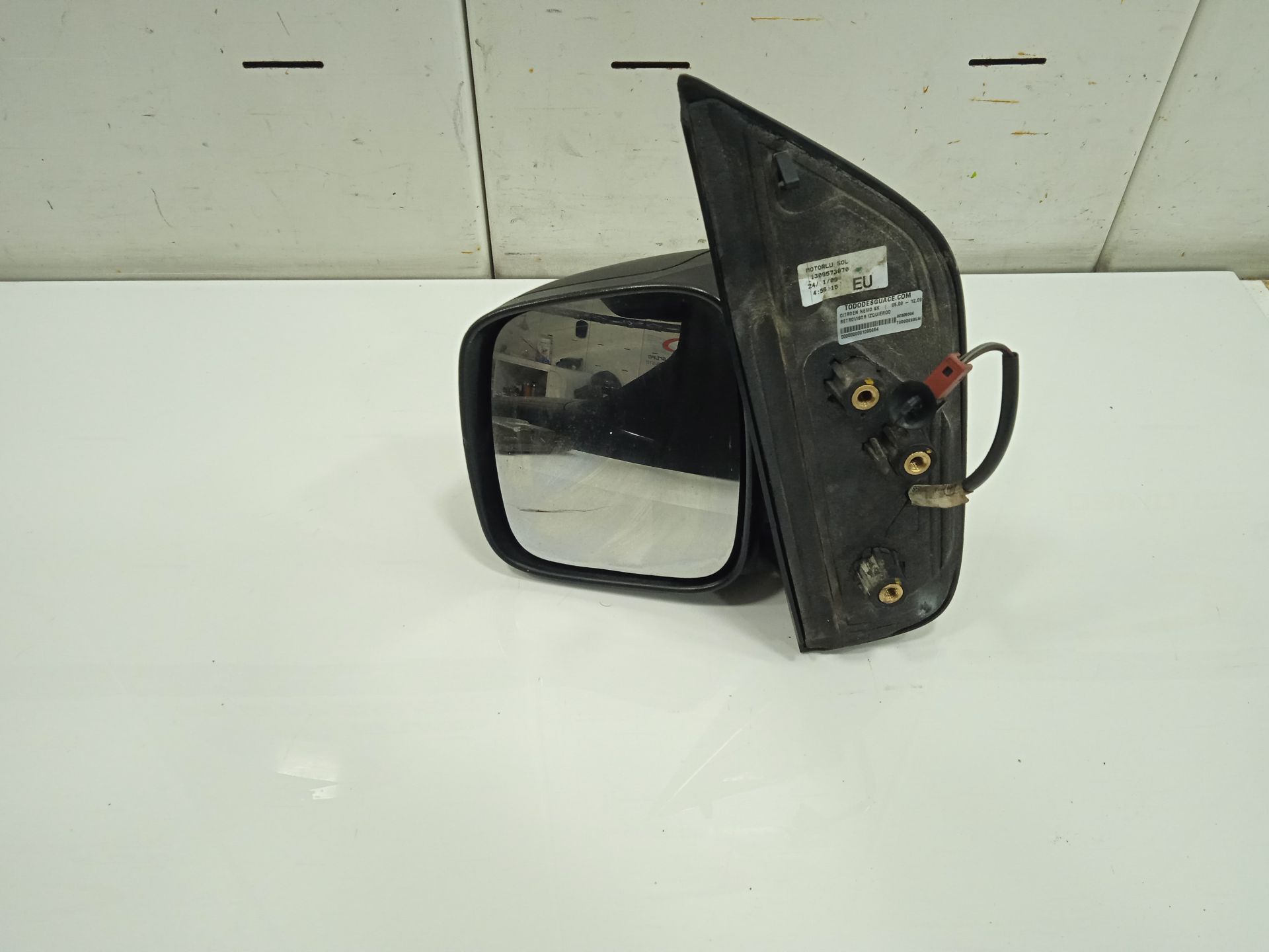Retrovisor izquierdo   no identificado