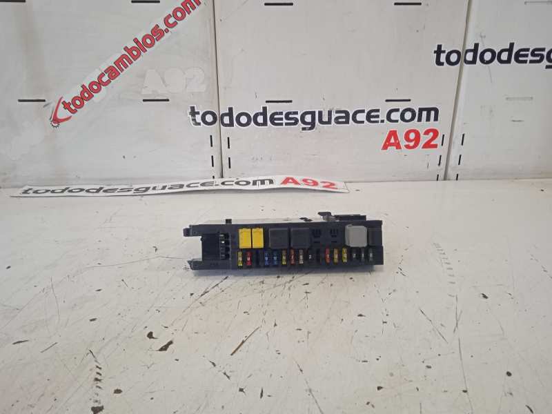 Caja reles / fusibles mercedes-benz clase c (bm 203) berlina 180 (203.035)