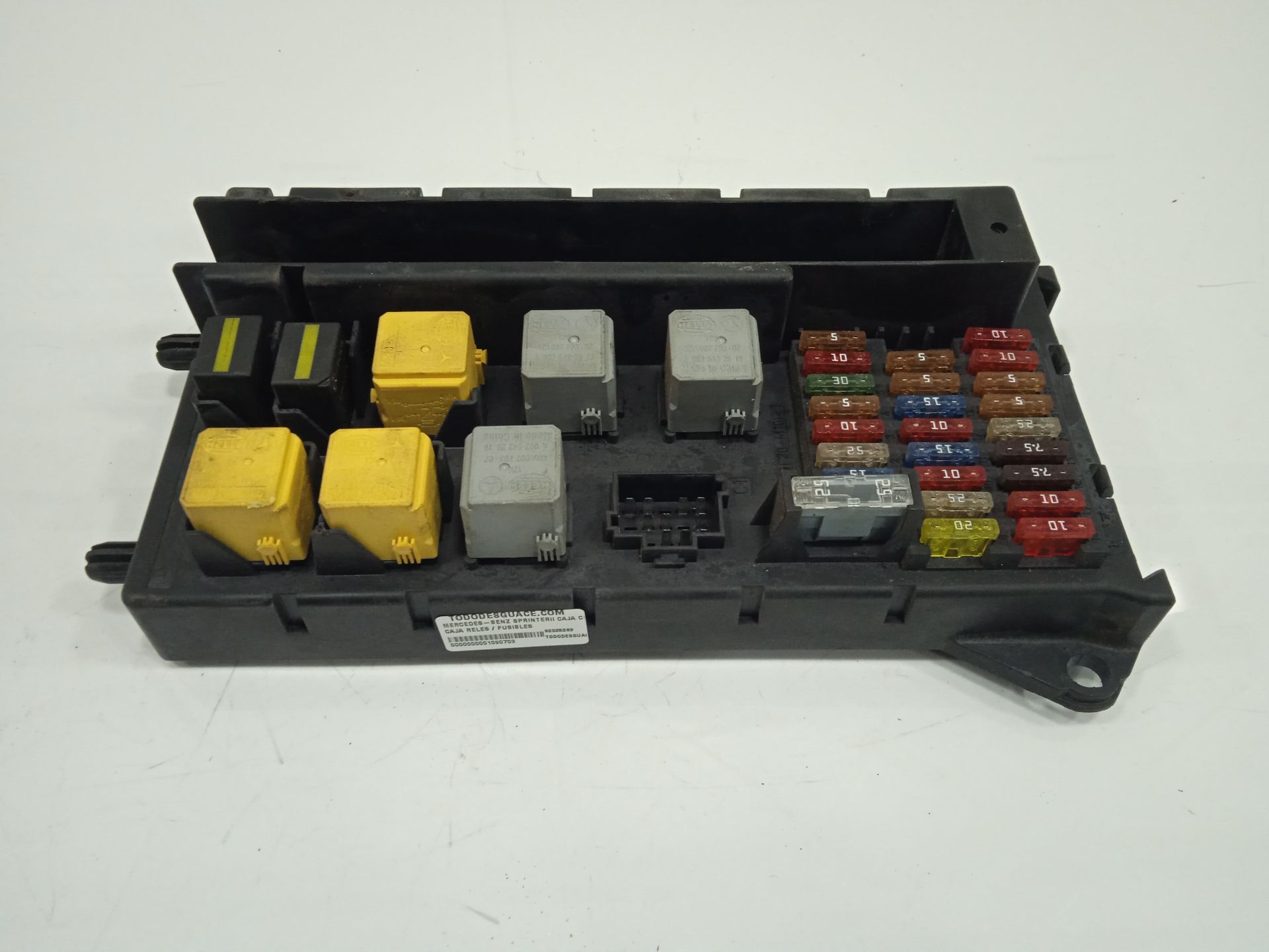 Caja reles / fusibles 210211213214216 cdi (906.6
