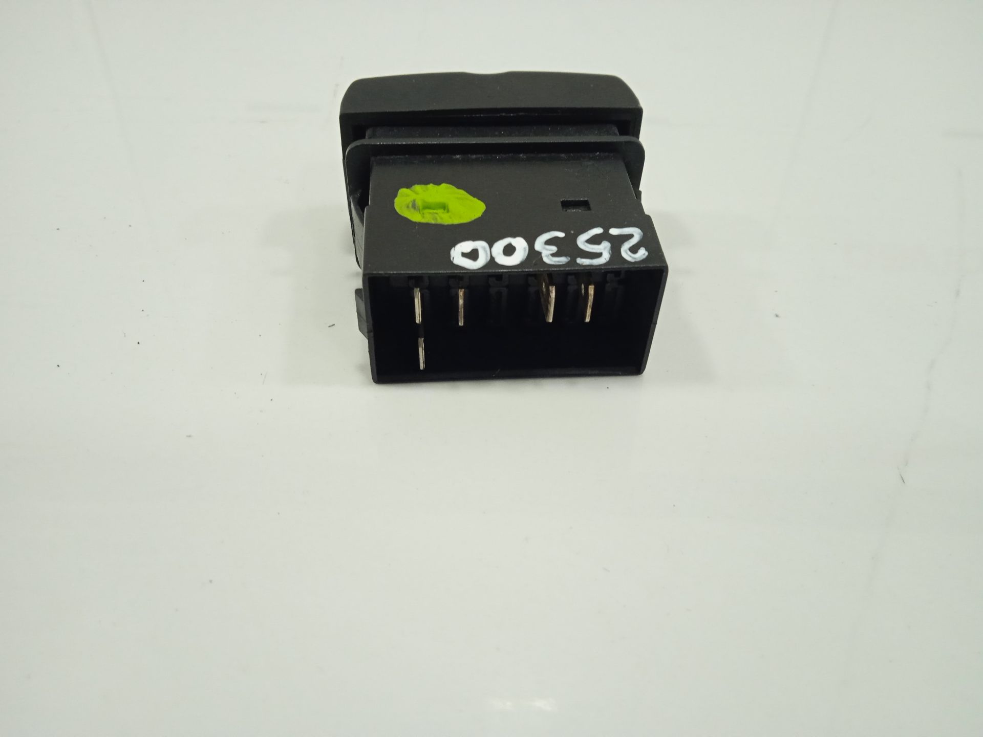 Interruptor iveco stralis (ad hi-streetat hi-road)(07.2012) fg ad tp                    4