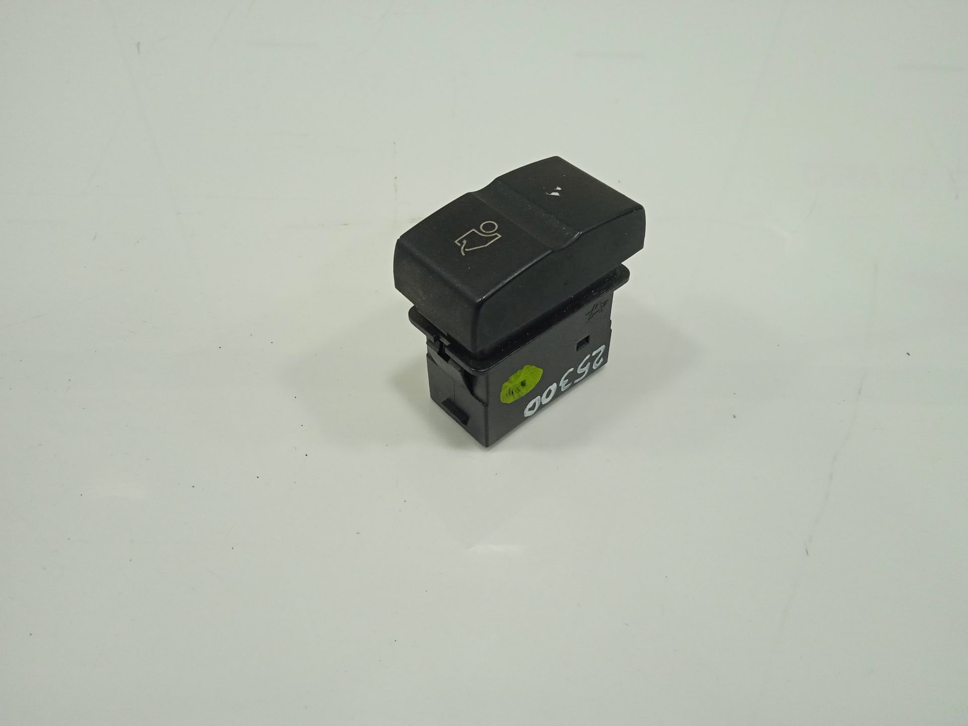 Interruptor iveco stralis (ad hi-streetat hi-road)(07.2012) fg ad tp                    4