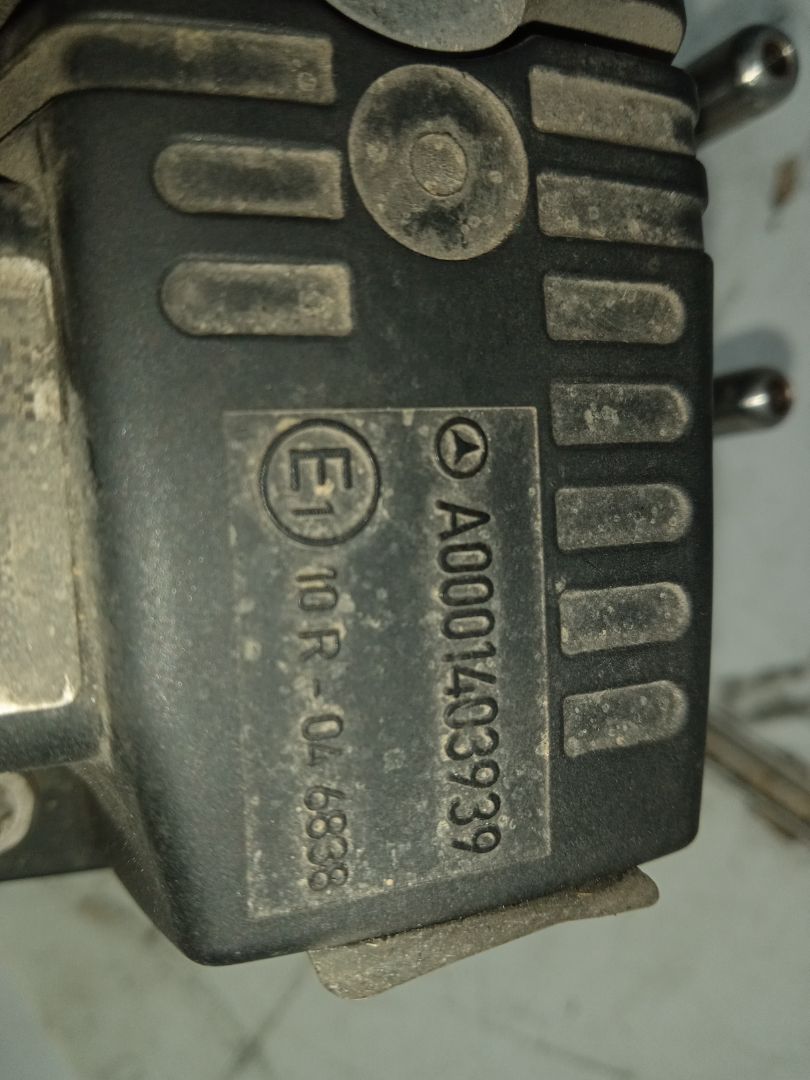 No identificado mercedes-benz actros 4 3-ejes bm 963 (2011) 25xx 6x2 om470 fahrgestell l b
