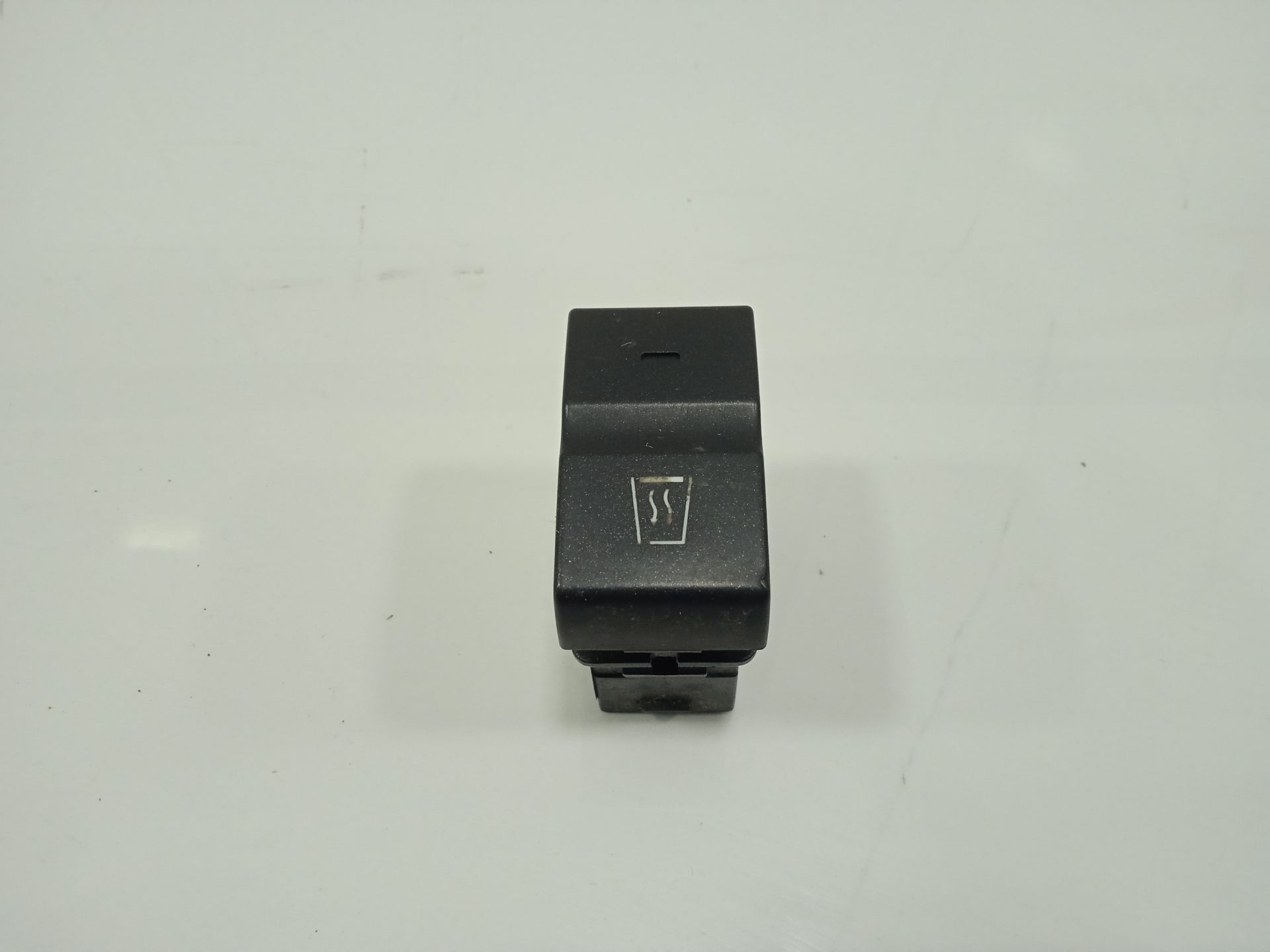 Interruptor iveco stralis (ad hi-streetat hi-road)(07.2012) fg ad tp                    4